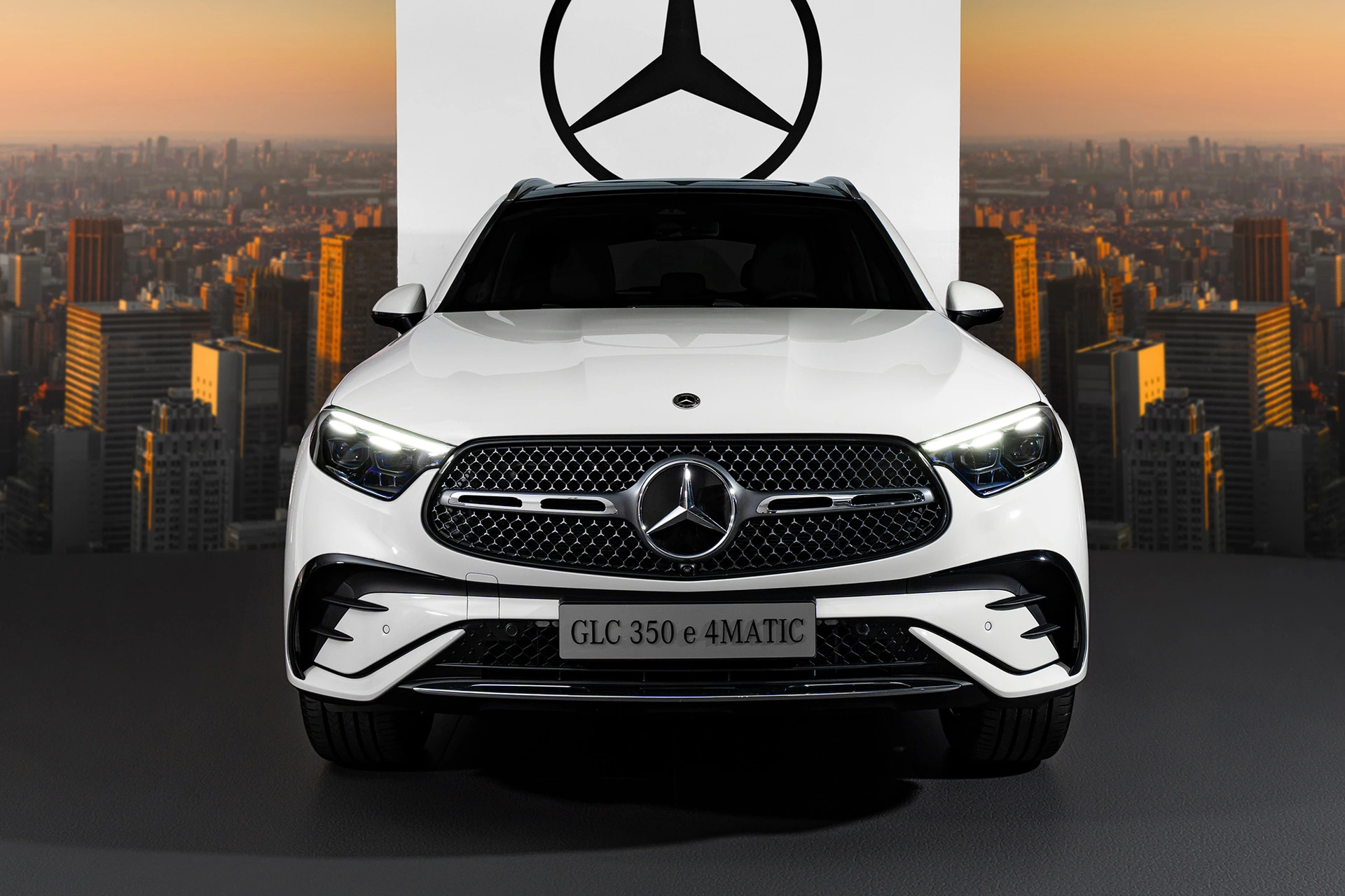 Mercesdes-benz ra mắt loạt sản phẩm điện hóa mới - Ảnh 5.