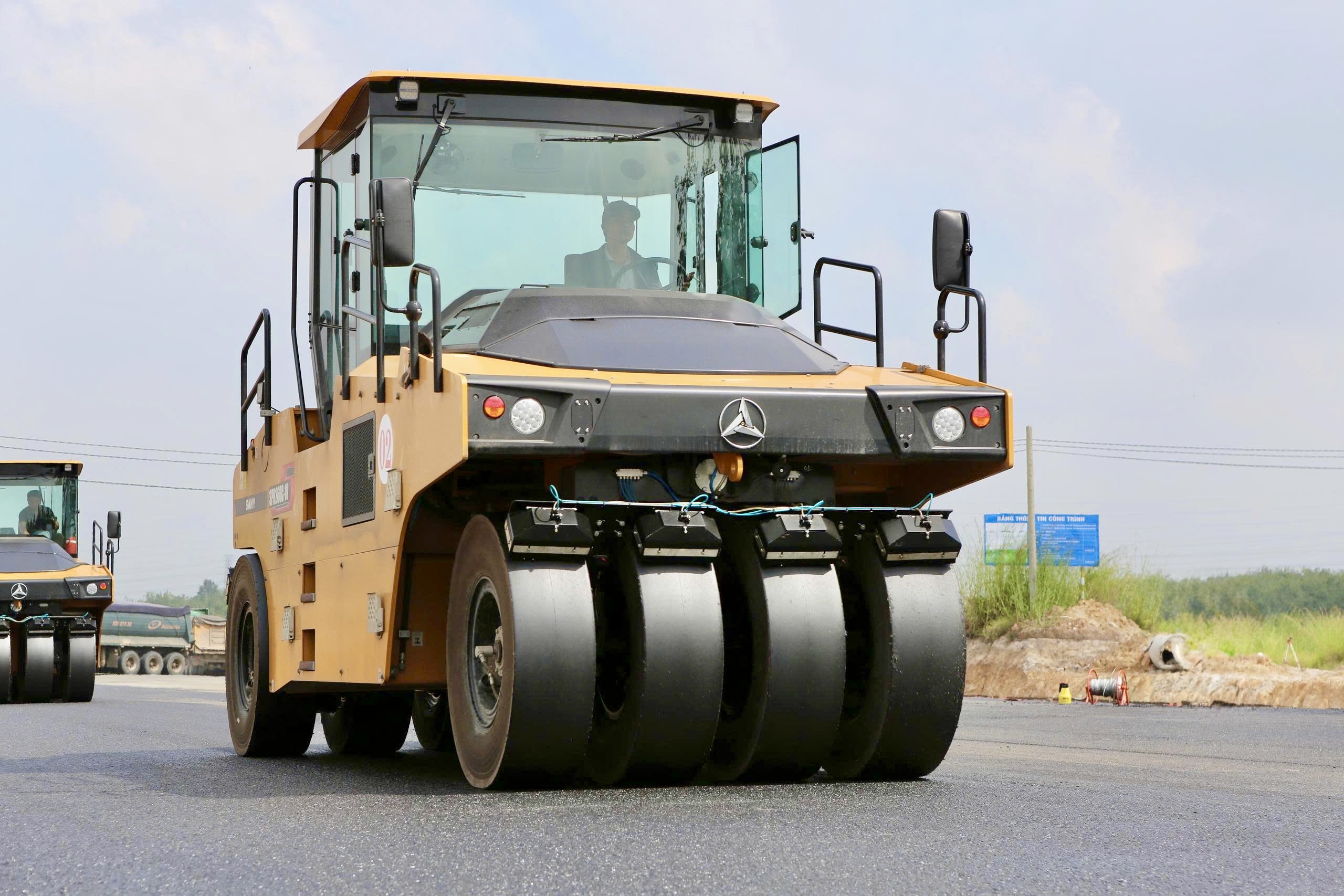 Cao tốc TP.HCM - Thủ Dầu Một - Chơn Th&agrave;nh qua Đồng Nai đang thảm nhựa, tăng tốc về đ&iacute;ch- Ảnh 9.