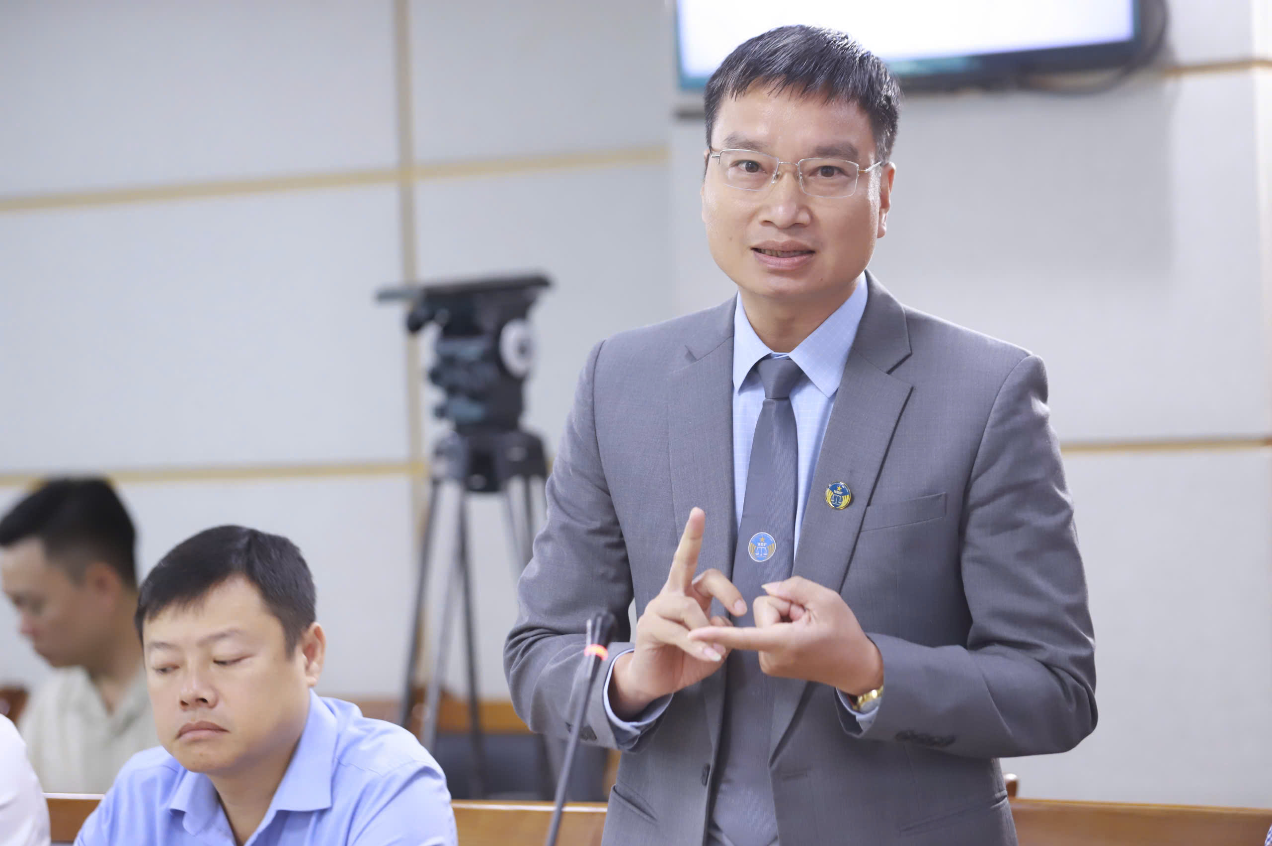 Nộp tiền khắc phục hậu quả &aacute;n kinh tế, h&agrave;i h&ograve;a giữa nghi&ecirc;m trị v&agrave; khoan hồng- Ảnh 3.