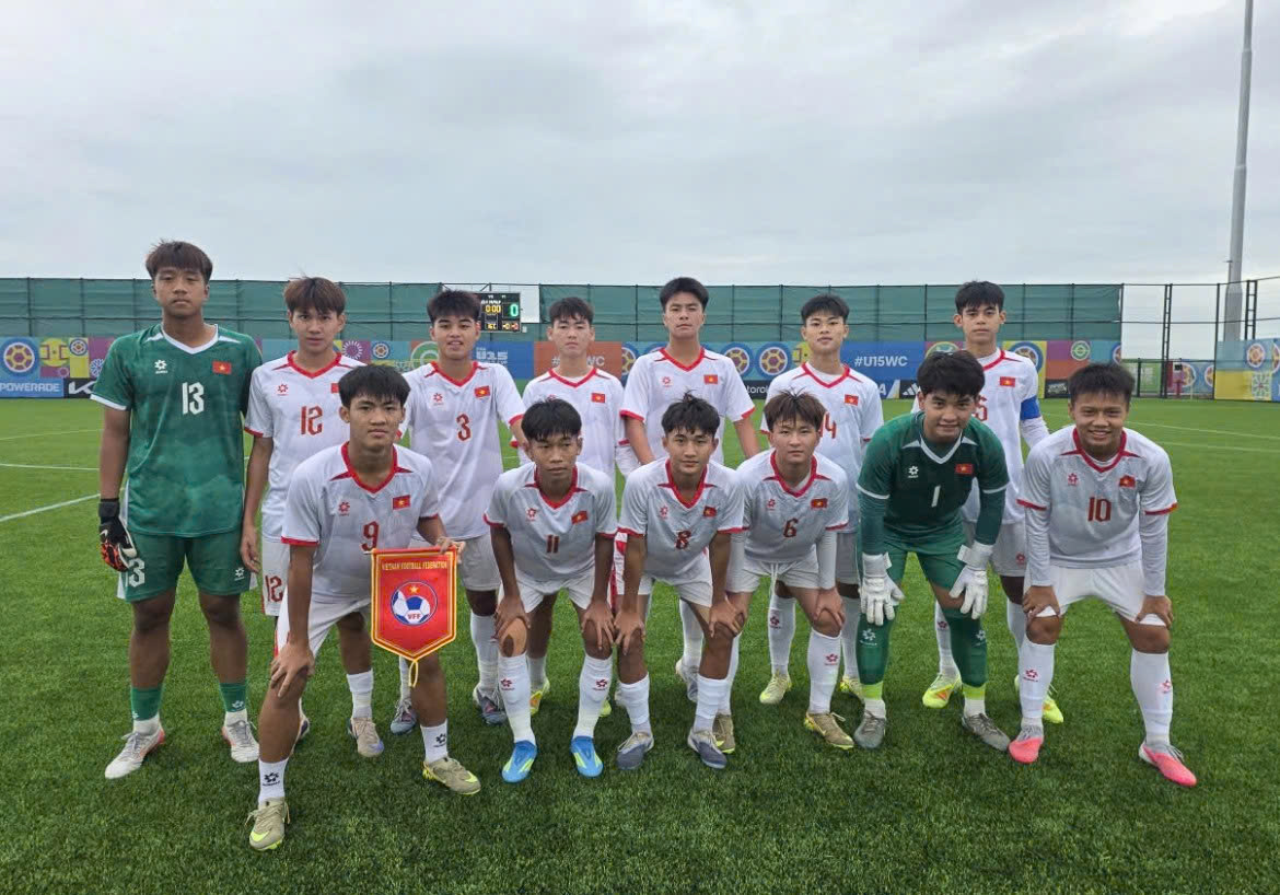 Thua s&aacute;t n&uacute;t Hungary, U15 Việt Nam xếp hạng 82 tại World Cup 2026 - Ảnh 1.