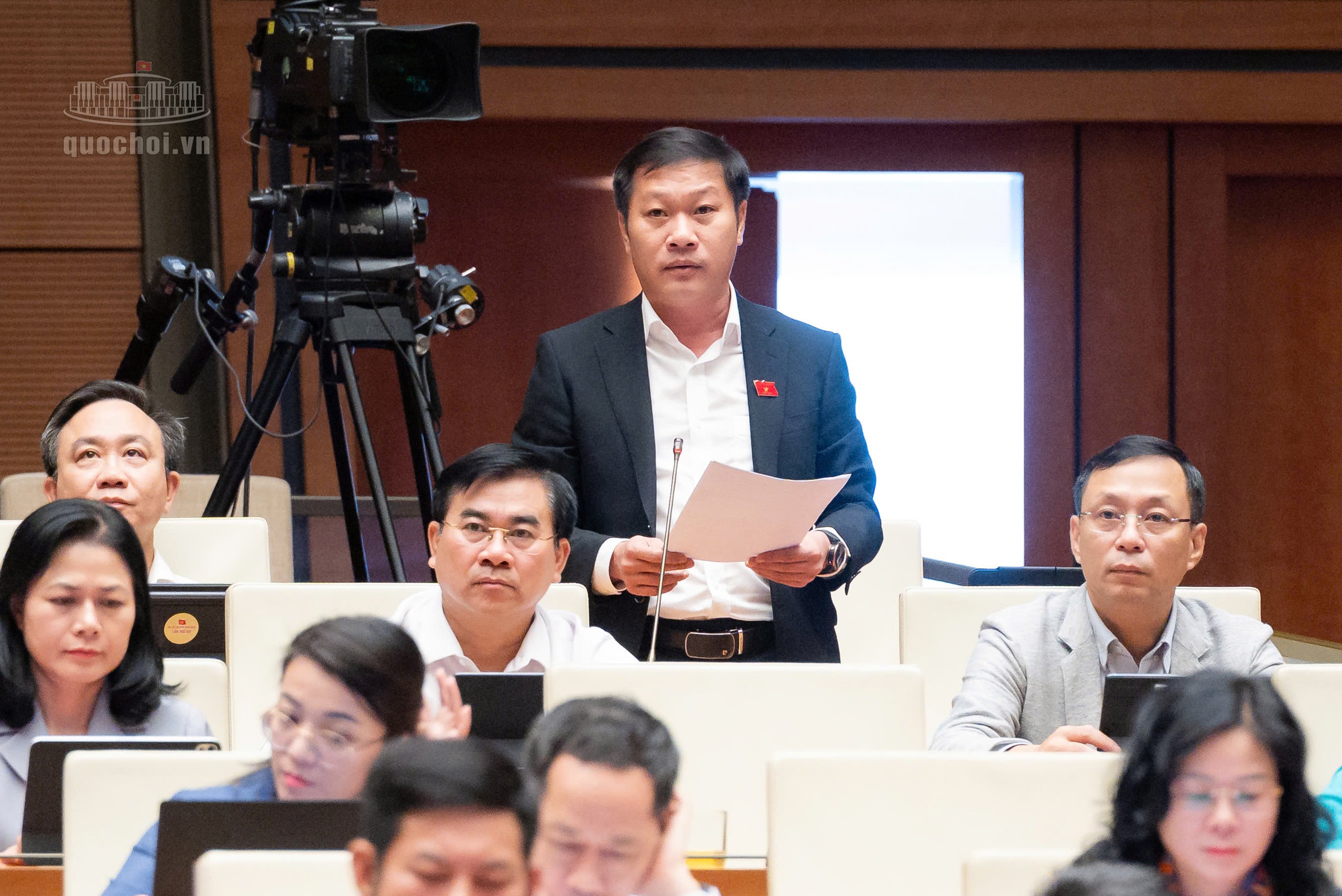 ĐBQH đề nghị gỡ vướng nguồn vật liệu, đẩy nhanh tiến độ c&aacute;c tuyến cao tốc ở miền T&acirc;y - Ảnh 2.