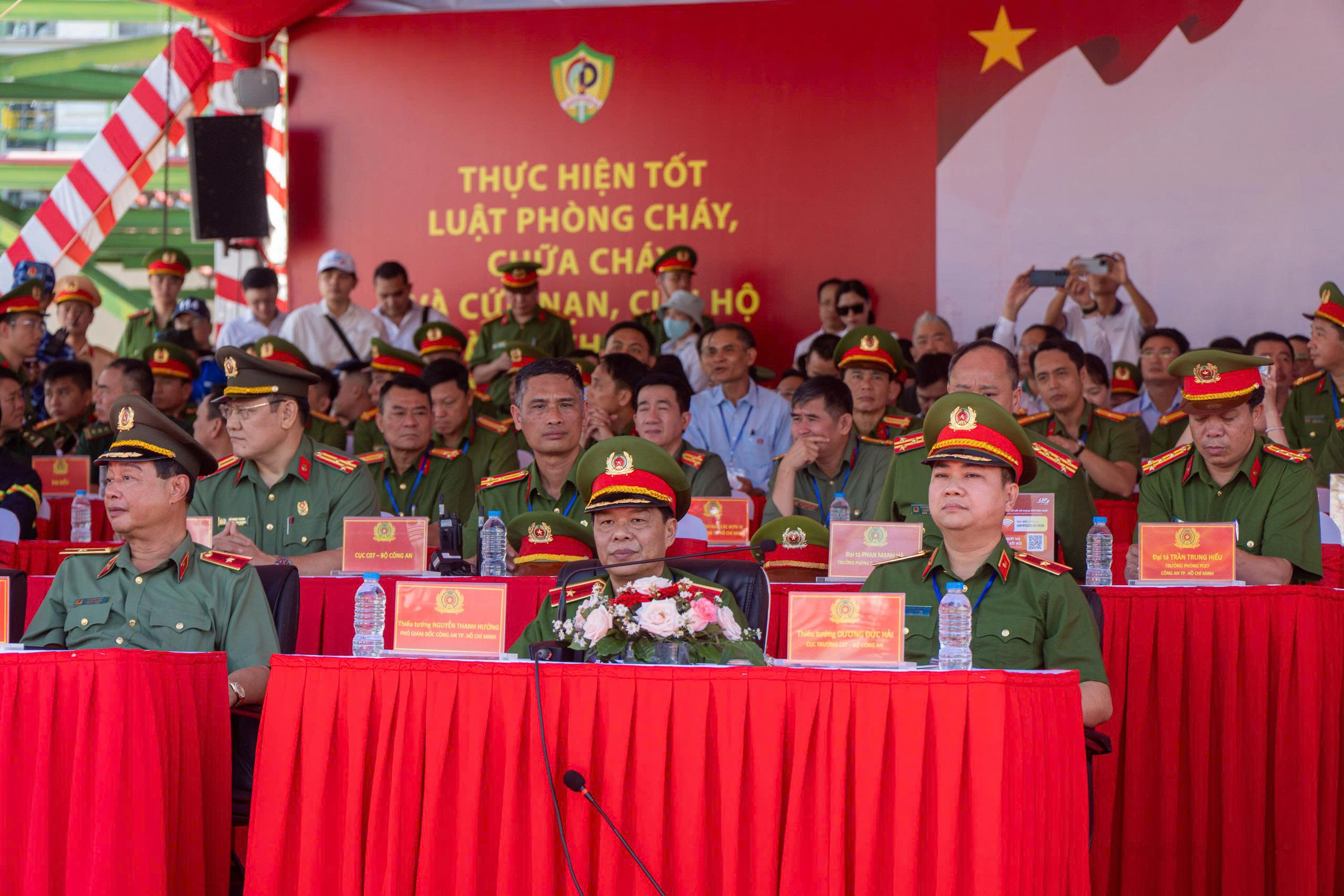 Hơn 2.500 người tham gia diễn tập chữa cháy, cứu nạn tại Tổ hợp Hóa dầu Long Sơn - Ảnh 2.