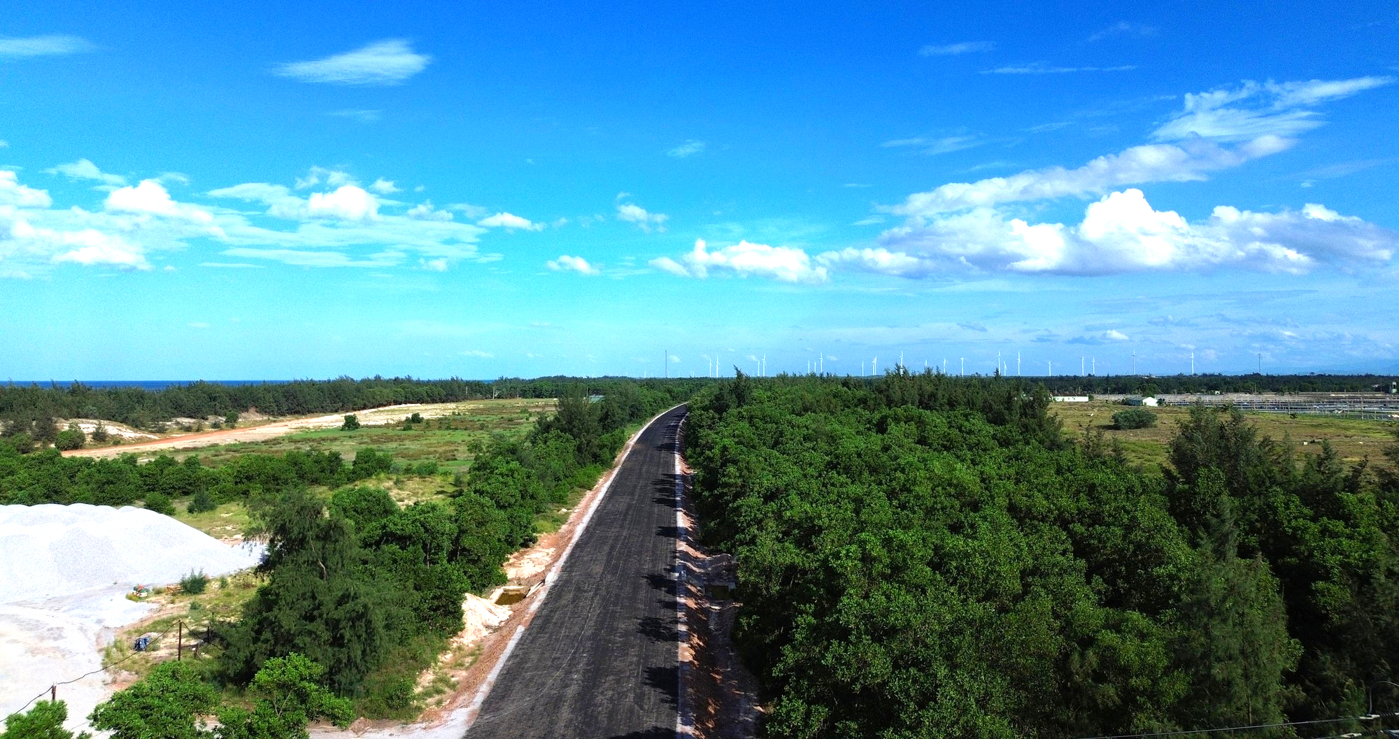 Quảng Trị: Ph&ecirc; duyệt chủ trương đầu tư 5,8km đường ven biển đoạn qua FLC- Ảnh 2.