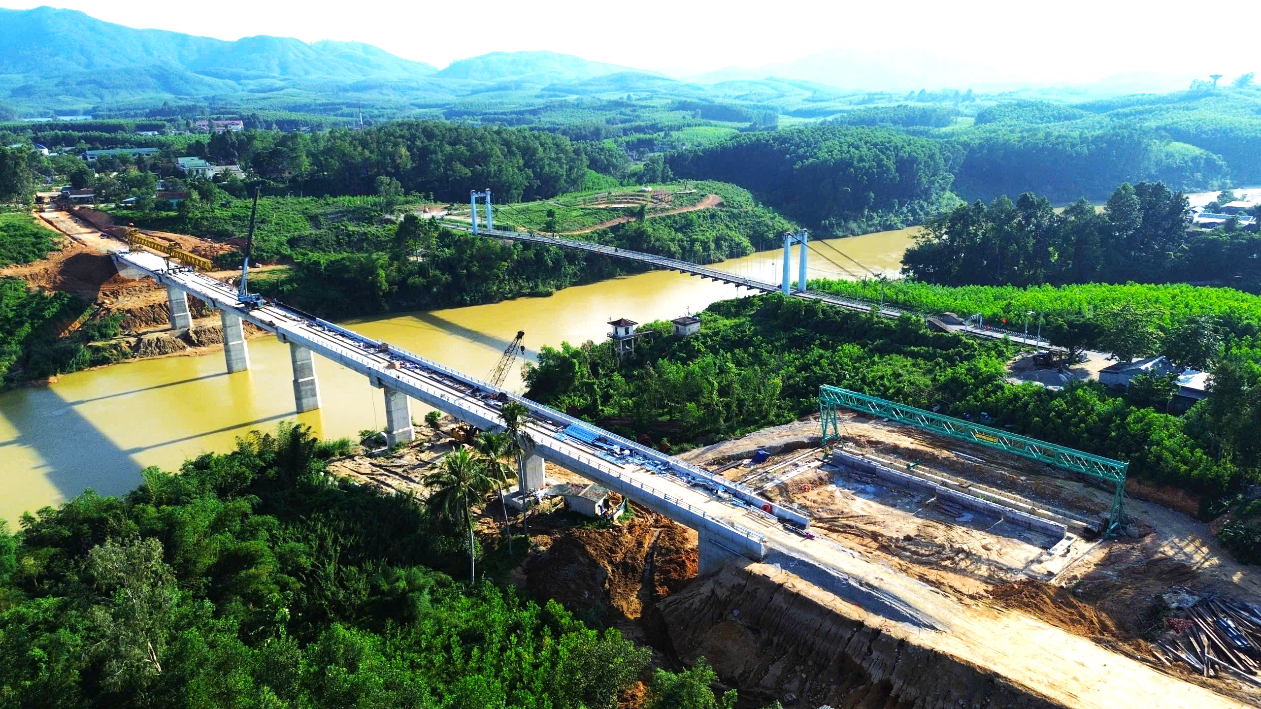 Tăng tốc đưa cầu B&igrave;nh Th&agrave;nh về đ&iacute;ch cuối th&aacute;ng 10, thay thế cầu treo xuống cấp- Ảnh 1.