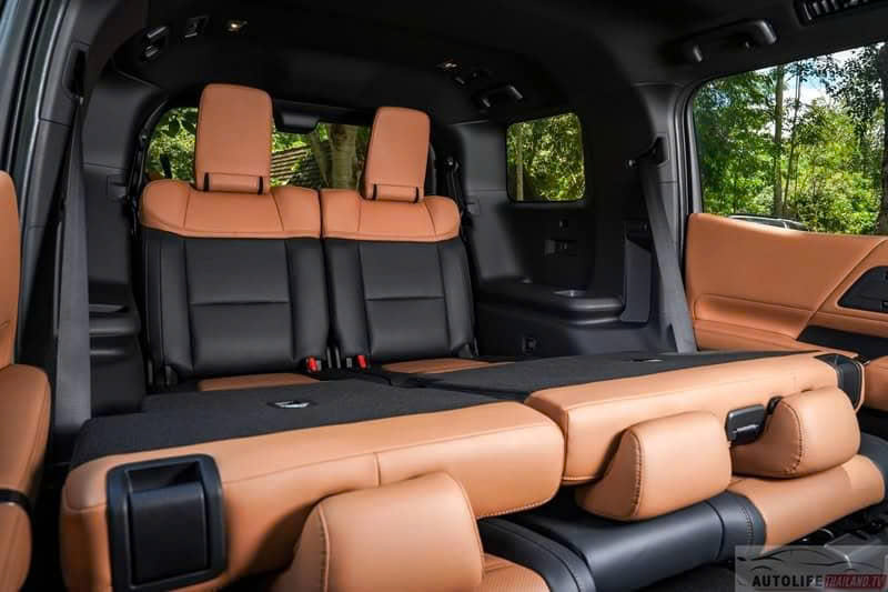 Mitsubishi Pajero mới v&agrave; Ford Everest kh&aacute;c nhau g&igrave;? - Ảnh 12.