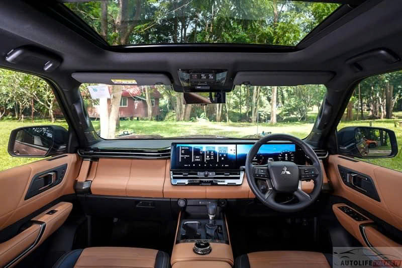 Mitsubishi Pajero mới v&agrave; Ford Everest kh&aacute;c nhau g&igrave;? - Ảnh 9.