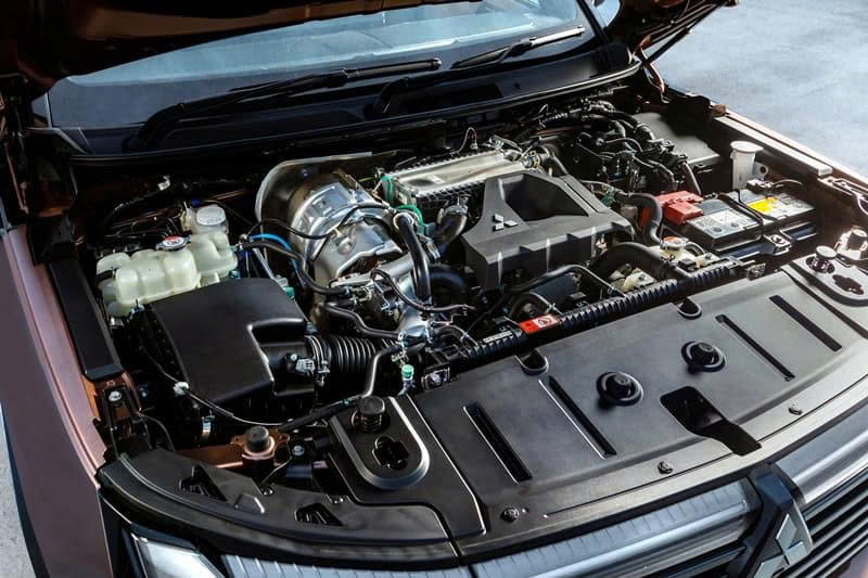 Mitsubishi Pajero mới v&agrave; Ford Everest kh&aacute;c nhau g&igrave;? - Ảnh 3.