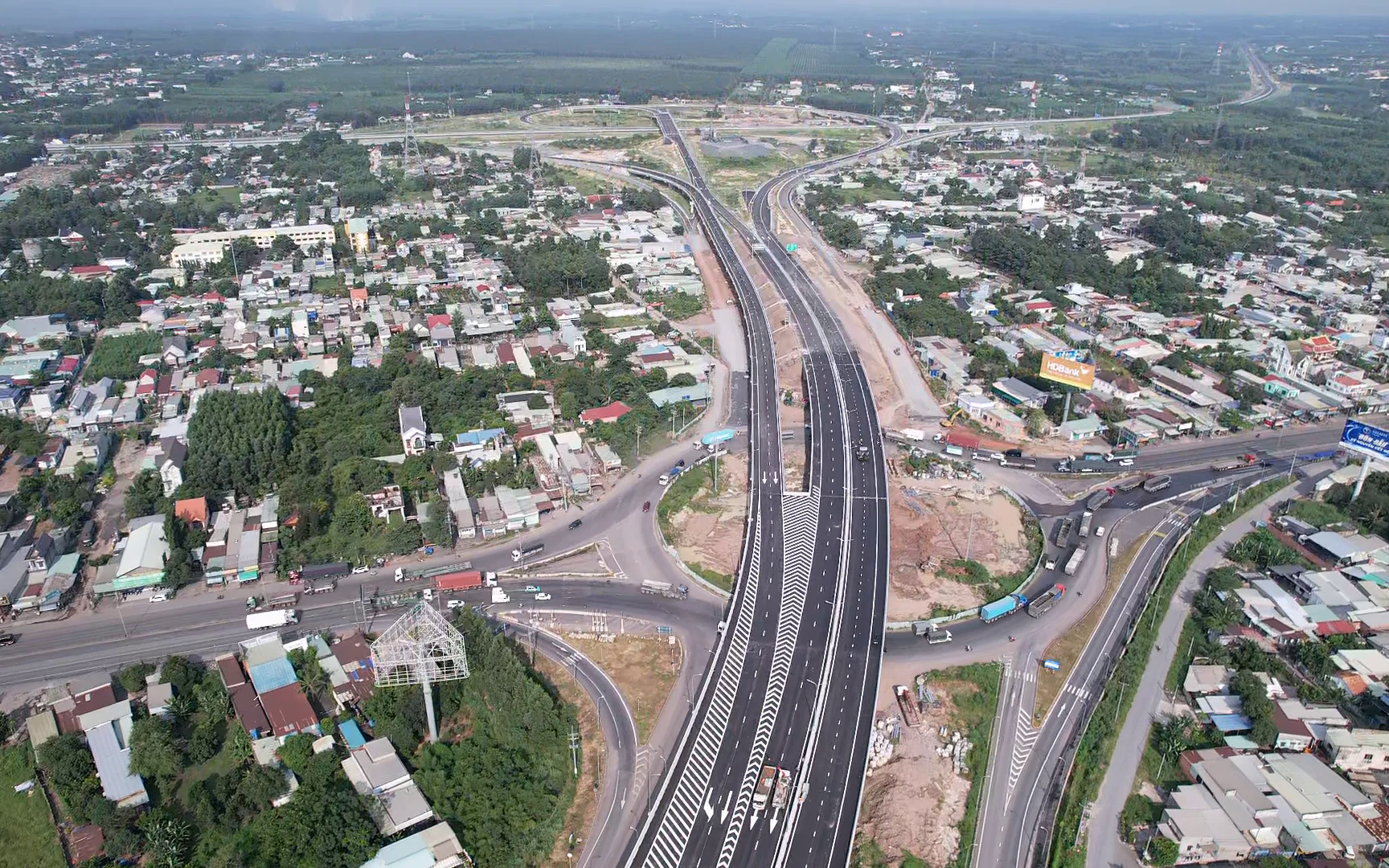 Mở rộng cao tốc TP.HCM - Long Thành: Thiếu nhựa đường, nhân lực trong giai đoạn nước rút- Ảnh 5.
