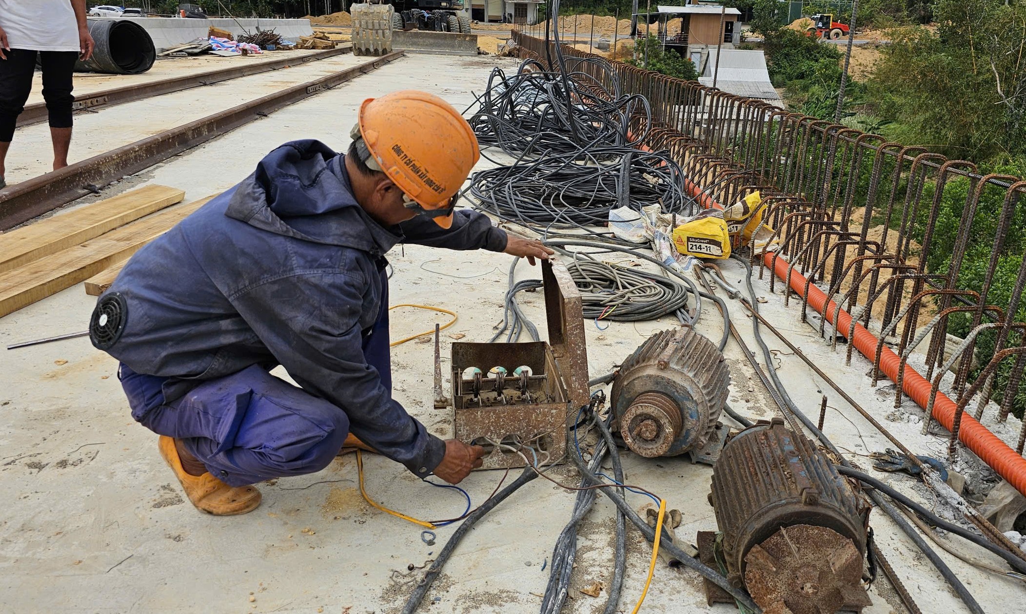 Tăng tốc đưa cầu B&igrave;nh Th&agrave;nh về đ&iacute;ch cuối th&aacute;ng 10, thay thế cầu treo xuống cấp- Ảnh 5.