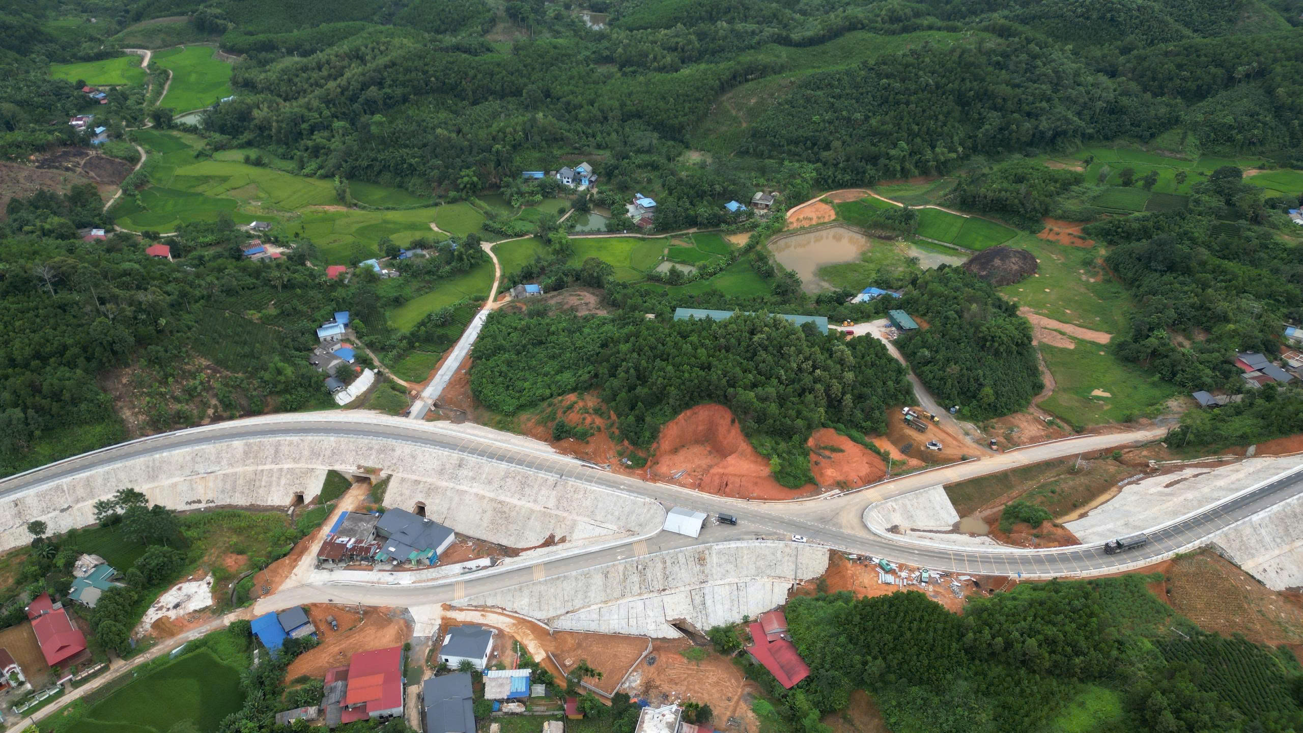 Kiểm tra đường Hồ Ch&iacute; Minh đoạn Chợ Chu - Ng&atilde; ba Trung Sơn trước khi đưa v&agrave;o khai th&aacute;c- Ảnh 4.