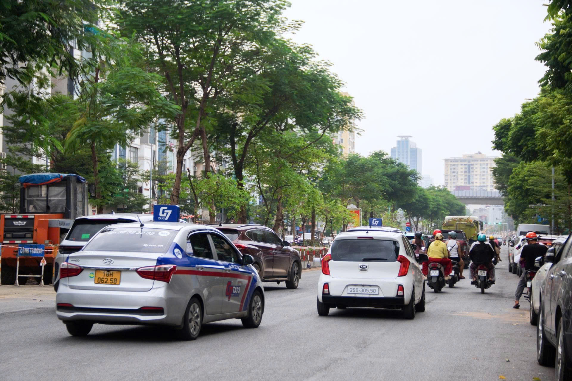 Hà Nội: Xén dải phân cách, mở thêm “đường thoát” cho phố Ô Chợ Dừa- Ảnh 10.