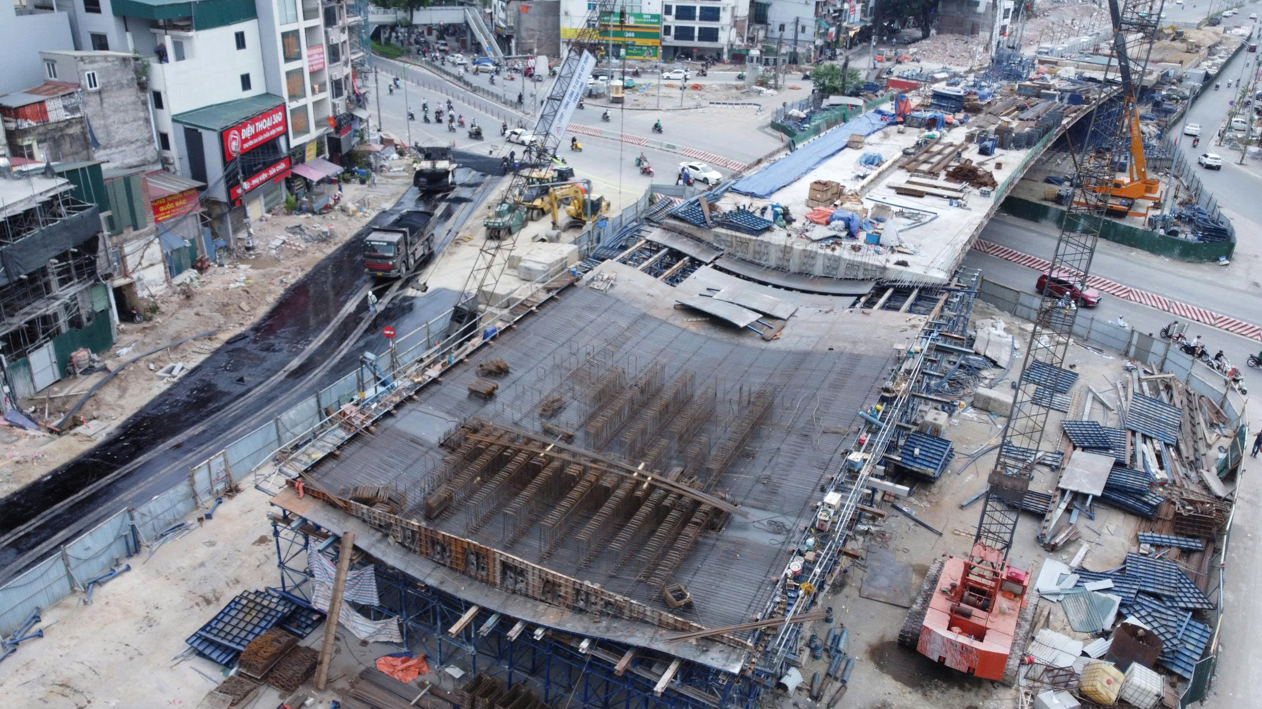 Cận cảnh hai cầu vượt tr&ecirc;n đường V&agrave;nh đai 1 dự kiến khai th&aacute;c cuối năm 2026 - Ảnh 2.