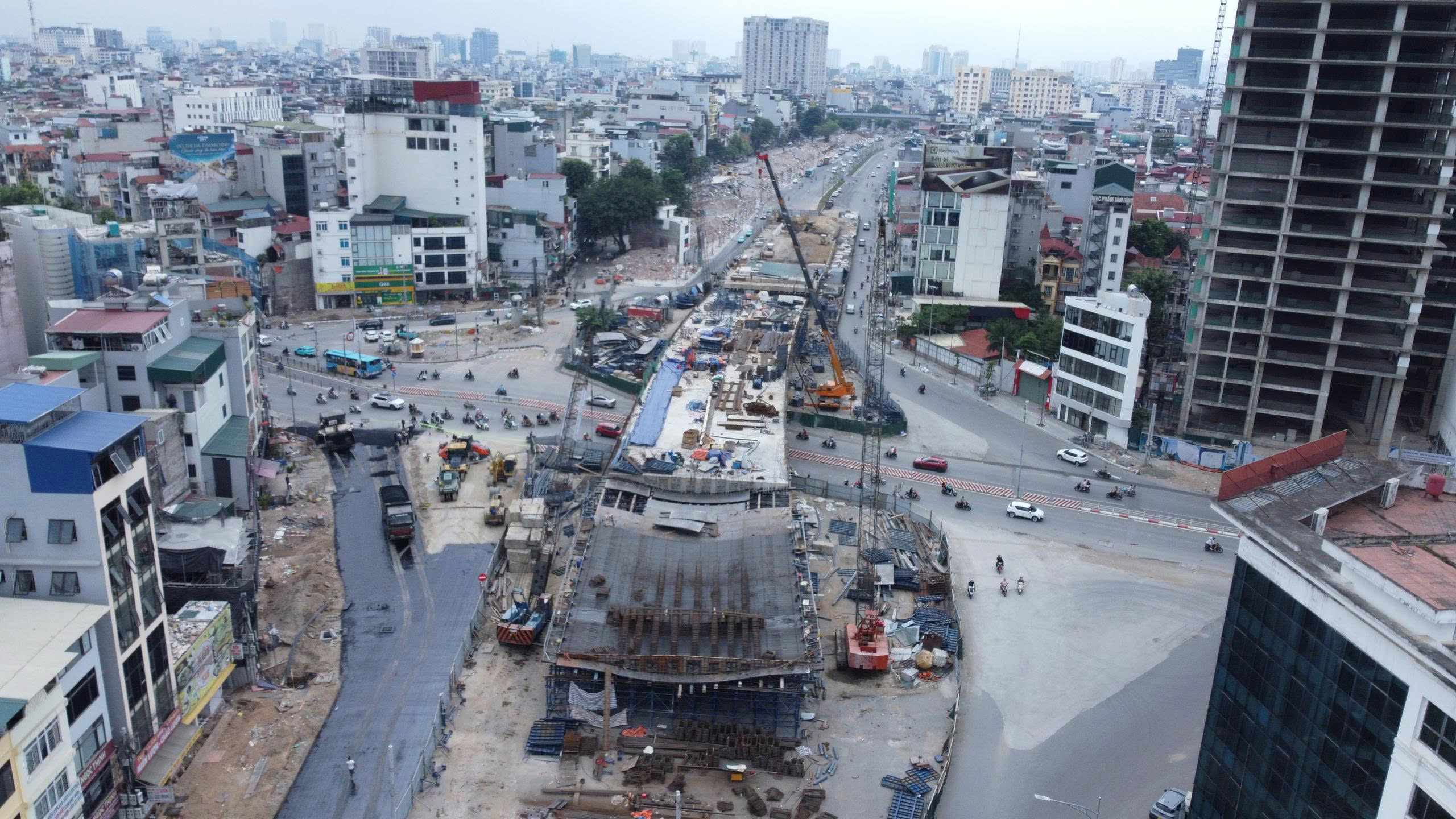 Cận cảnh hai cầu vượt tr&ecirc;n đường V&agrave;nh đai 1 dự kiến khai th&aacute;c cuối năm 2026 - Ảnh 3.