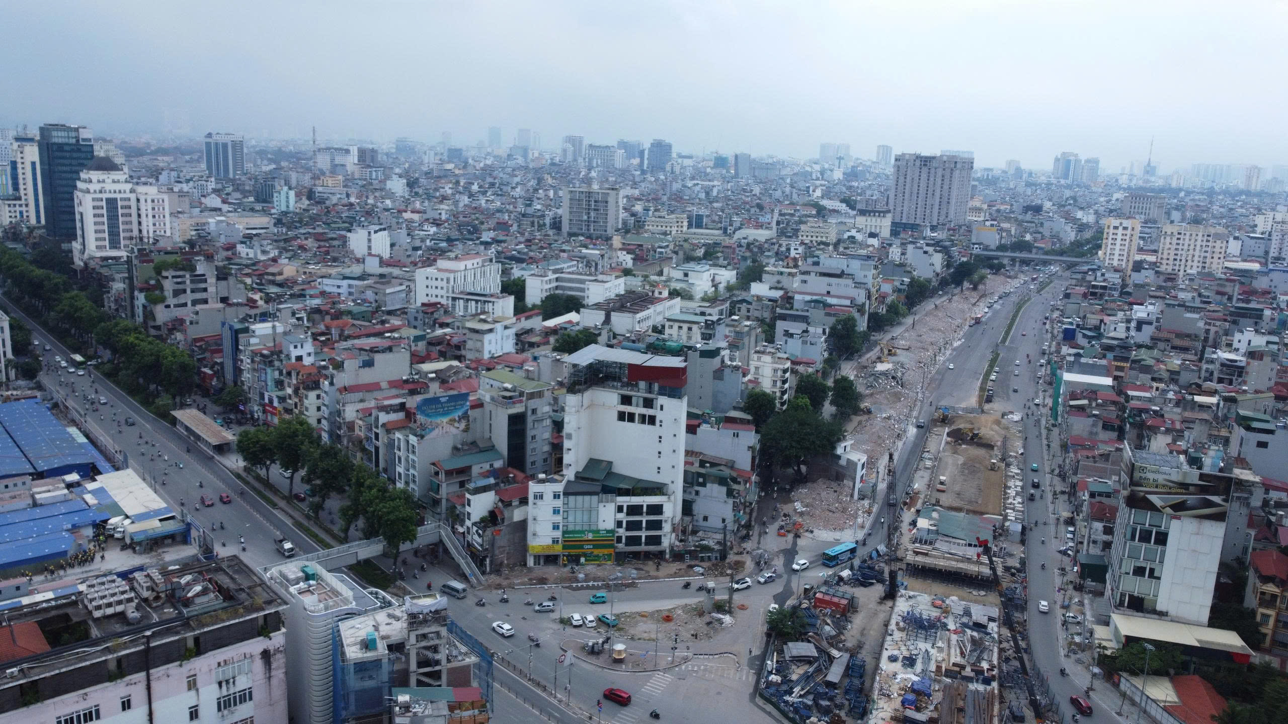 Cận cảnh hai cầu vượt tr&ecirc;n đường V&agrave;nh đai 1 dự kiến khai th&aacute;c cuối năm 2026 - Ảnh 4.