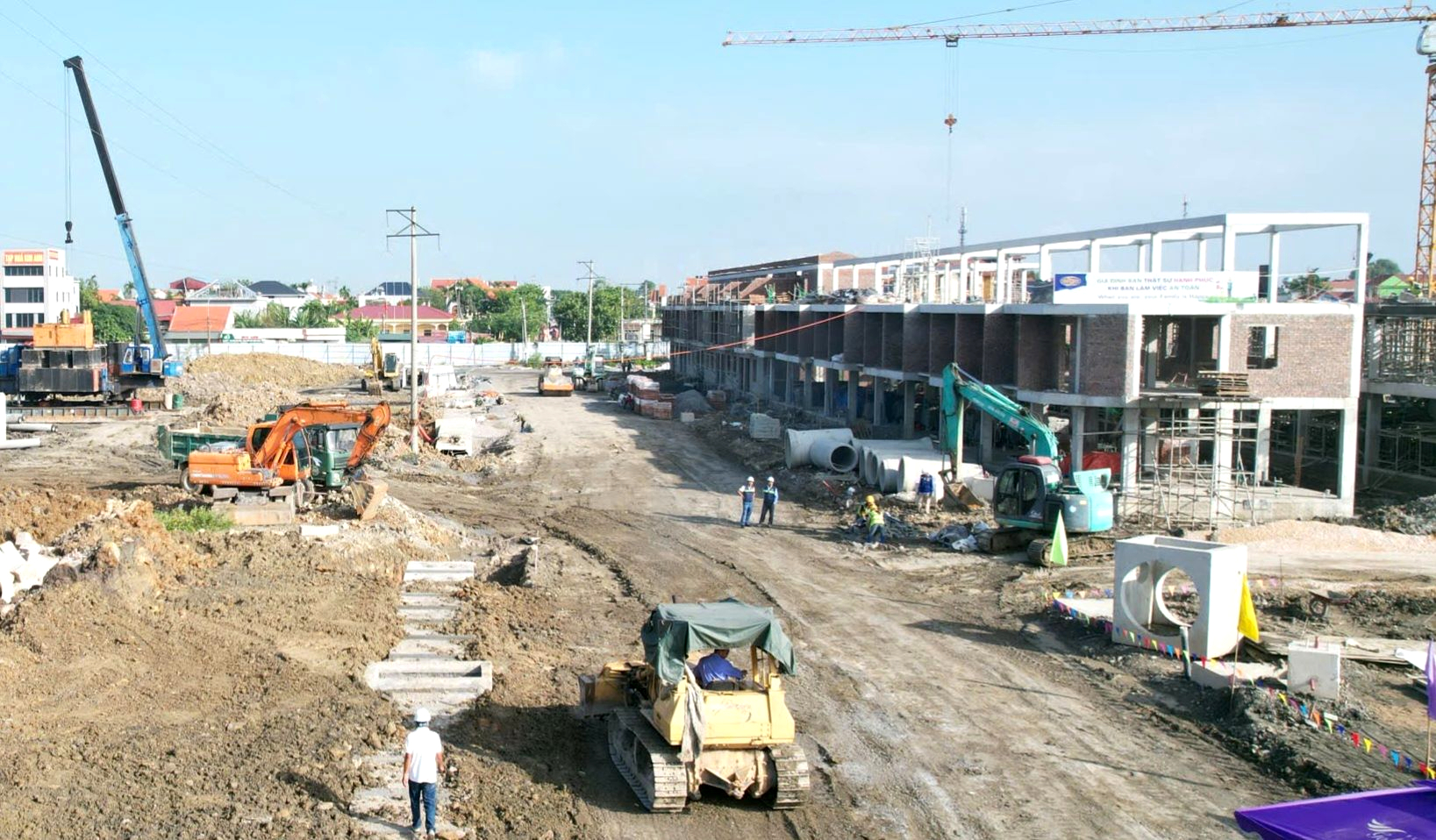 Ninh B&igrave;nh: Tập trung nguồn lực, phấn đấu ho&agrave;n th&agrave;nh hơn 6.000 căn nh&agrave; ở x&atilde; hội- Ảnh 3.
