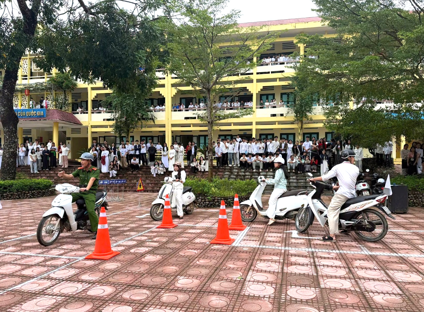 Thanh Ho&aacute;: Trang bị l&aacute;i xe an to&agrave;n cho gần 1.000 học sinh x&atilde; miền n&uacute;i- Ảnh 3.