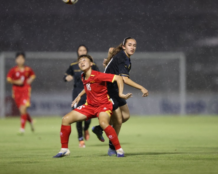 U17 nữ Việt Nam thắng đậm Palestine trong ngày ra quân- Ảnh 1.