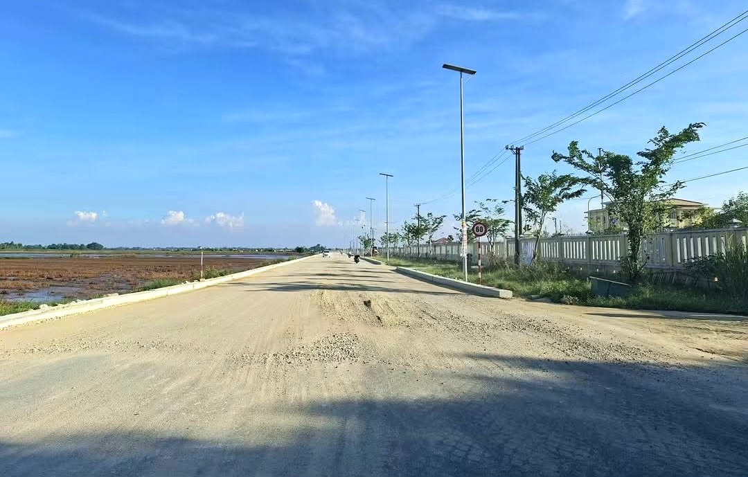 N&acirc;ng cấp tỉnh lộ thường xuy&ecirc;n ngập lụt ở Huế- Ảnh 1.