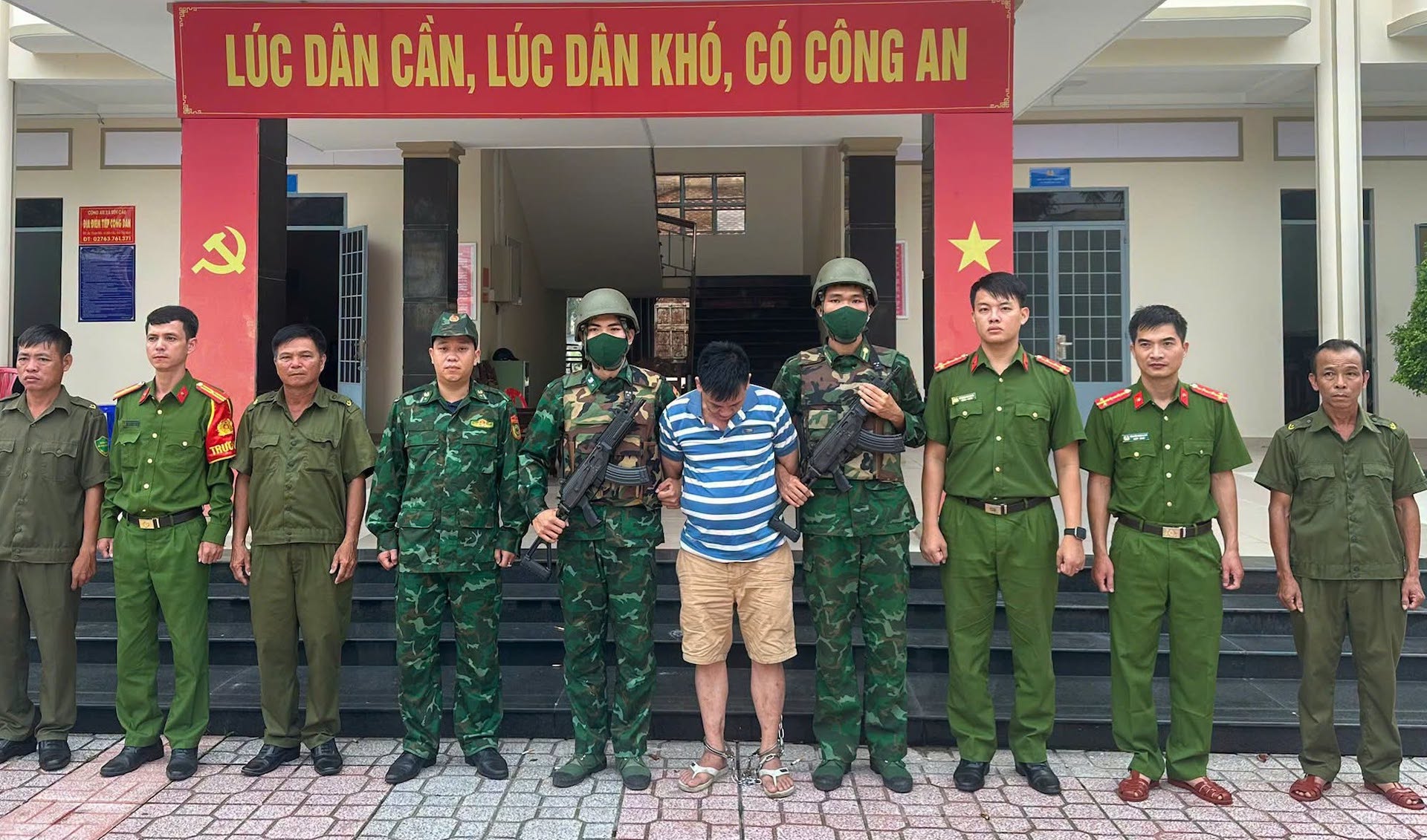 C&ocirc;ng an Quảng Ng&atilde;i bắt đối tượng truy n&atilde; đặc biệt nguy hiểm- Ảnh 1.
