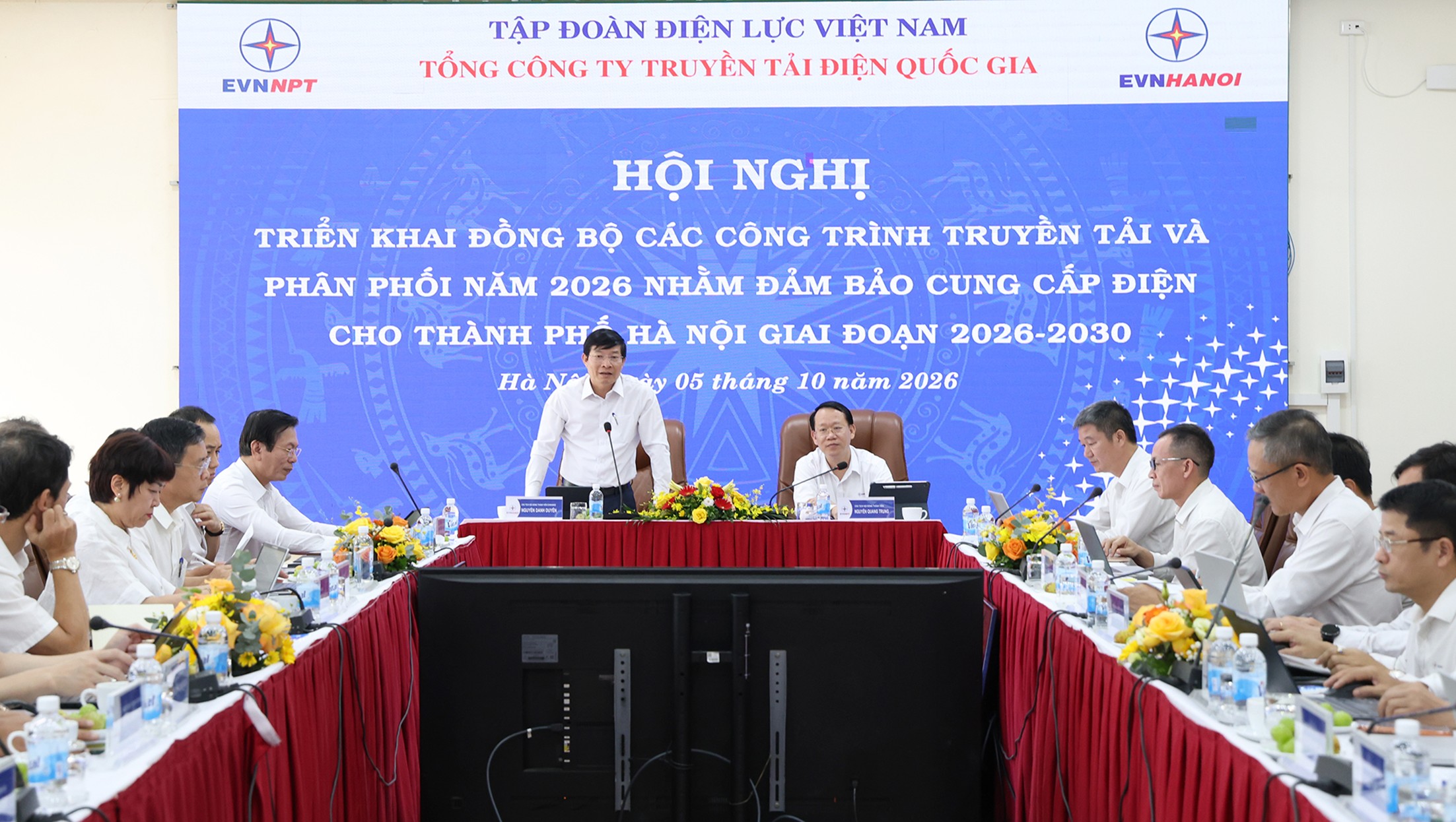 EVNNPT và EVNHANOI tăng cường phối hợp, đồng bộ đầu tư để đảm bảo cung cấp điện cho Thủ đô - Ảnh 3.
