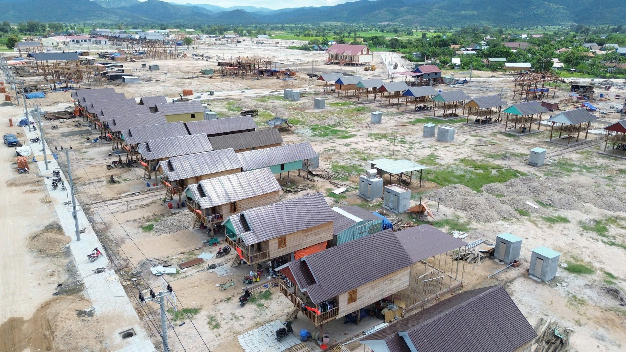Gia Lai: Điều xe chuy&ecirc;n dụng đưa nước sạch đến người d&acirc;n v&ugrave;ng t&aacute;i định cư- Ảnh 9.