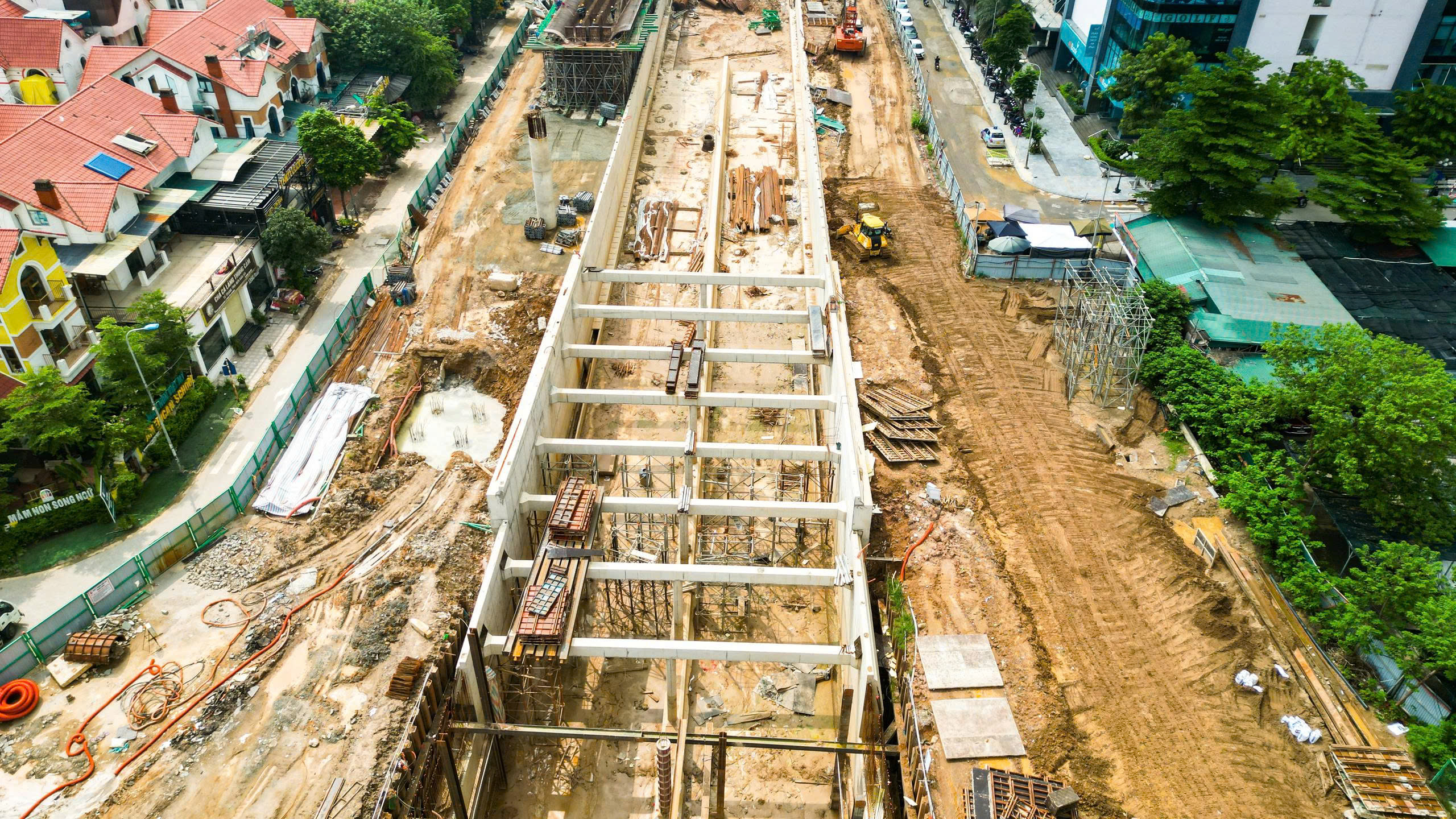 Cận cảnh: N&uacute;t giao V&agrave;nh đai 3,5 - Đại lộ Thăng Long dần th&agrave;nh h&igrave;nh - Ảnh 3.