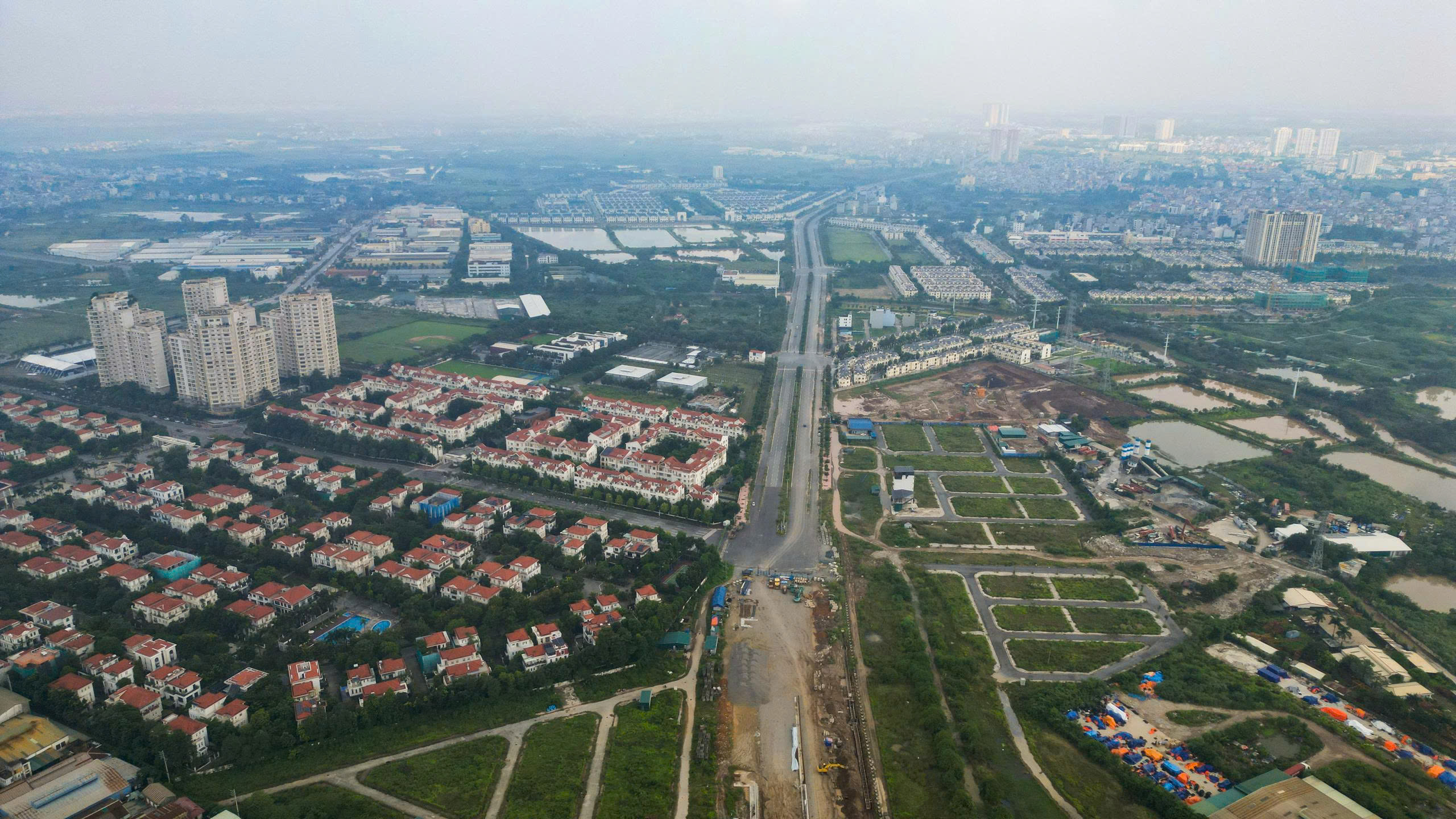 Cận cảnh: N&uacute;t giao V&agrave;nh đai 3,5 - Đại lộ Thăng Long dần th&agrave;nh h&igrave;nh - Ảnh 12.