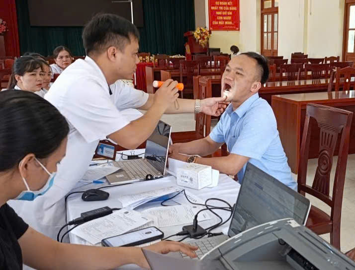 Lạng Sơn: Chỉ đạo đẩy nhanh tiến độ kh&aacute;m sức khỏe định kỳ, s&agrave;ng lọc miễn ph&iacute; cho người d&acirc;n- Ảnh 1.