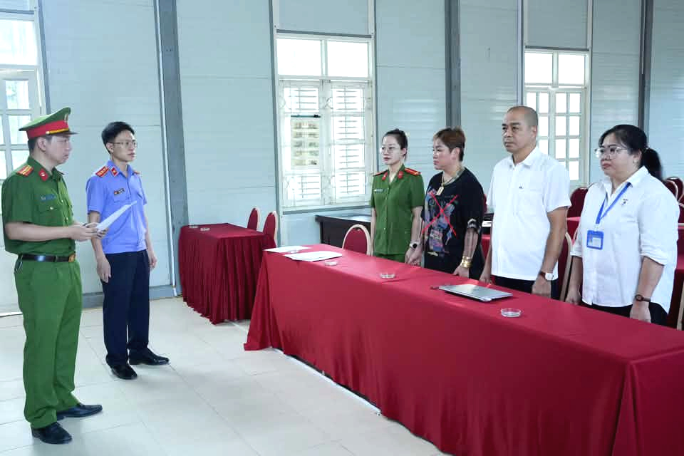 Sơn La: Khởi tố Tiktoker "Thảo R&agrave;n Ri Mộc Ch&acirc;u" về tội cho vay l&atilde;i nặng - Ảnh 1.