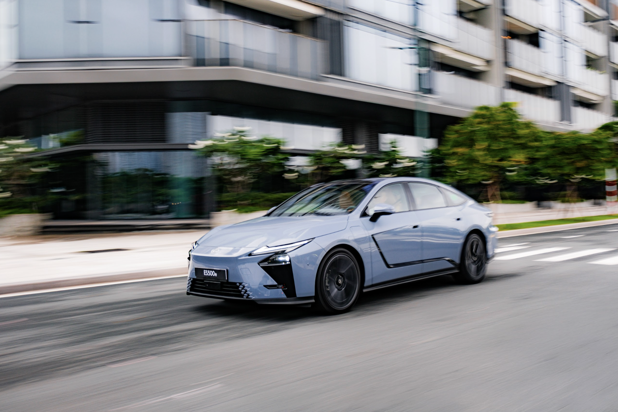 Lexus ES điện hóa hoàn toàn, giá cao nhất 2,94 tỷ đồng- Ảnh 8.