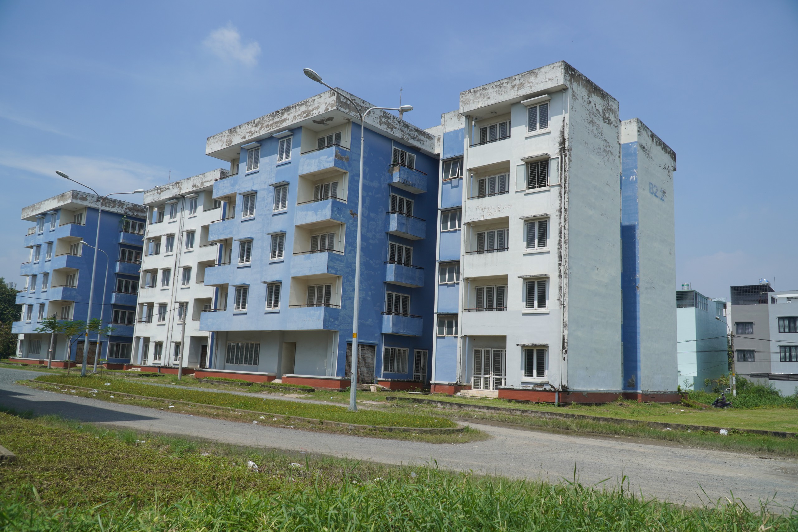 Cận cảnh gần 1.000 căn hộ tái định cư bỏ trống được đề xuất chuyển thành nhà ở công nhân- Ảnh 10.