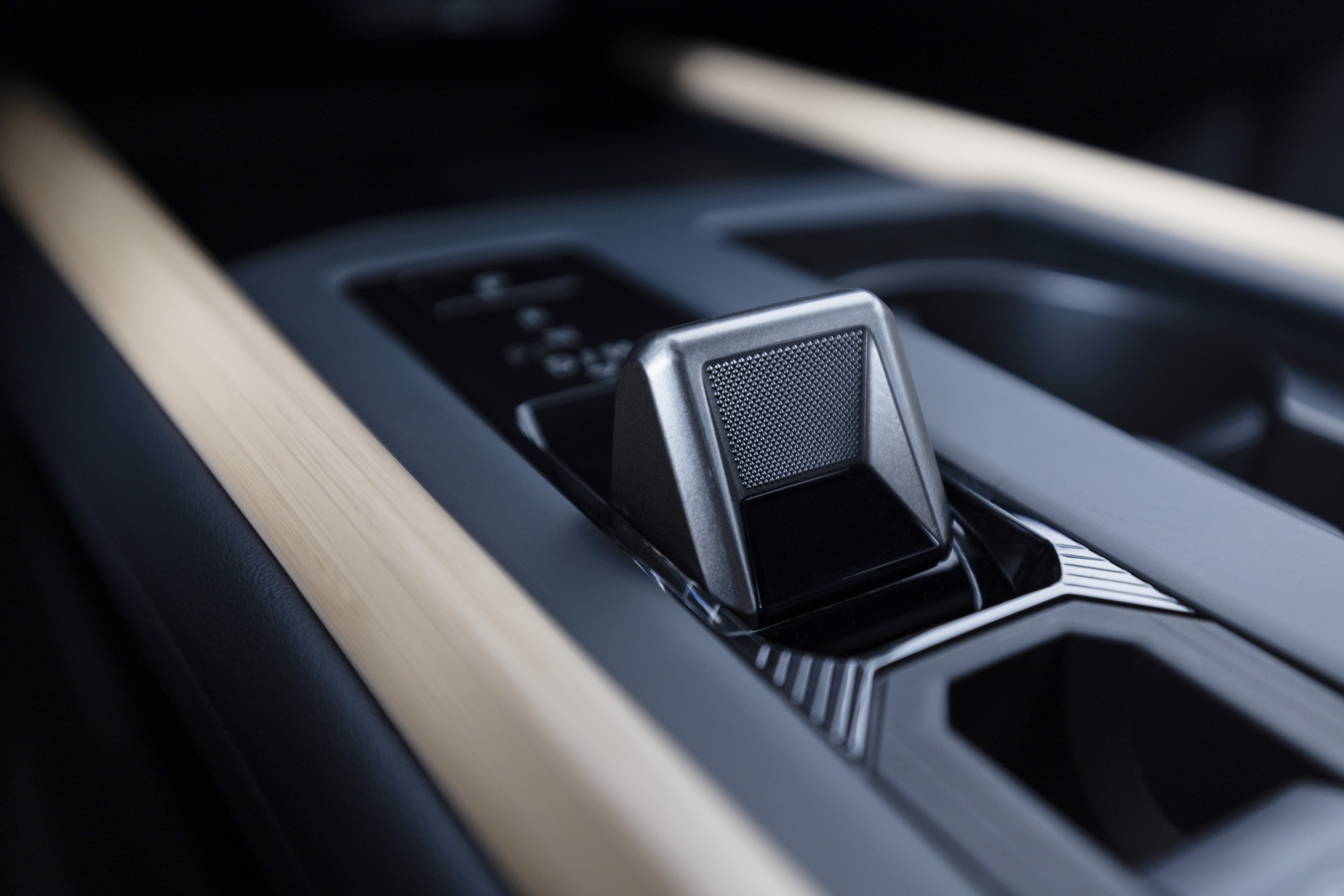 Lexus ES điện hóa hoàn toàn, giá cao nhất 2,94 tỷ đồng- Ảnh 5.
