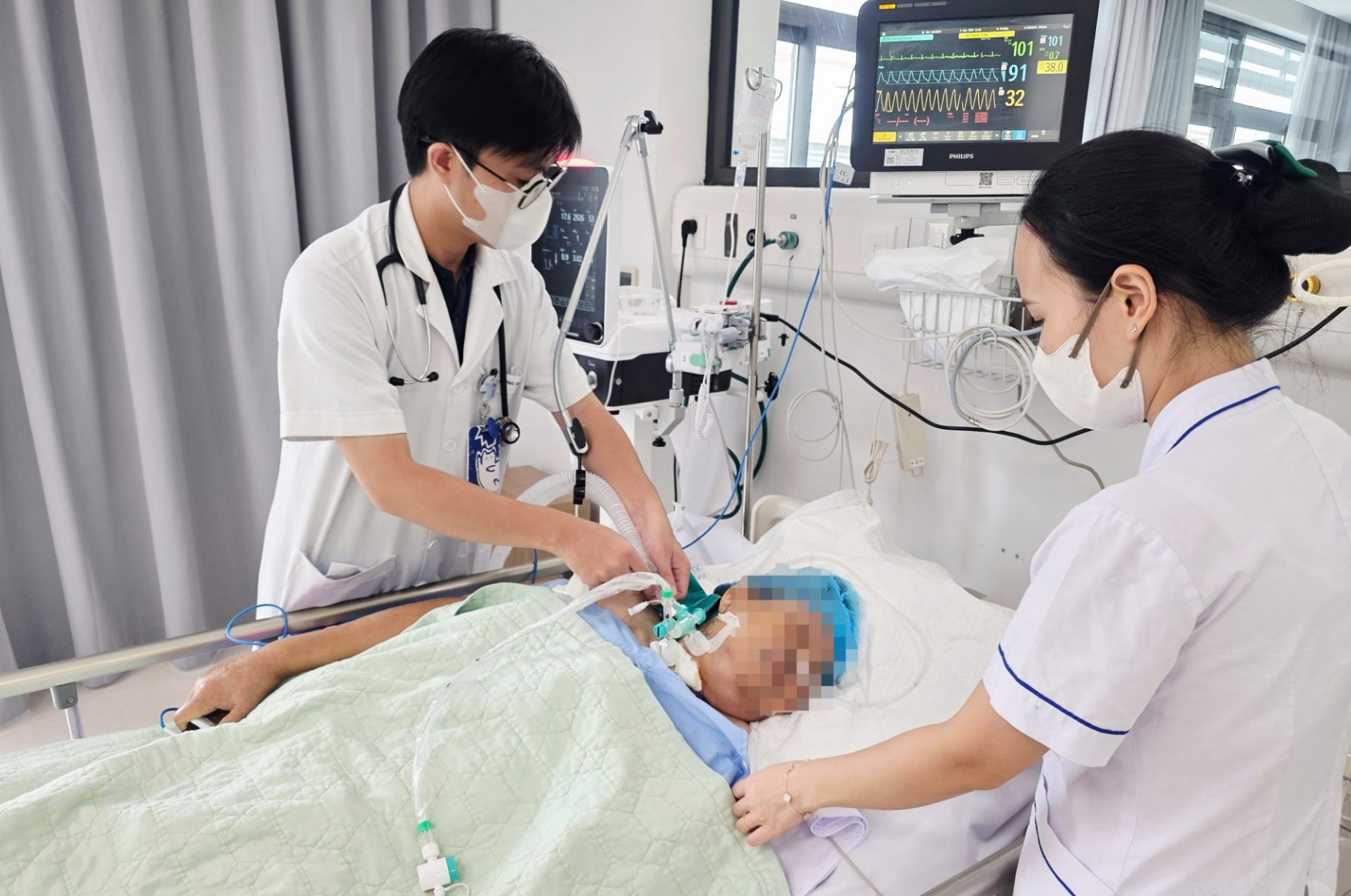 T&iacute;nh mạng nguy kịch chỉ v&igrave; vết gai đ&acirc;m - Ảnh 1.