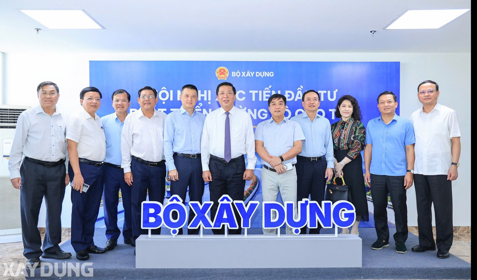 Trực tiếp: Bộ Xây dựng tổ chức hội nghị xúc tiến đầu tư đường bộ cao tốc lớn nhất năm 2026 - Ảnh 1.