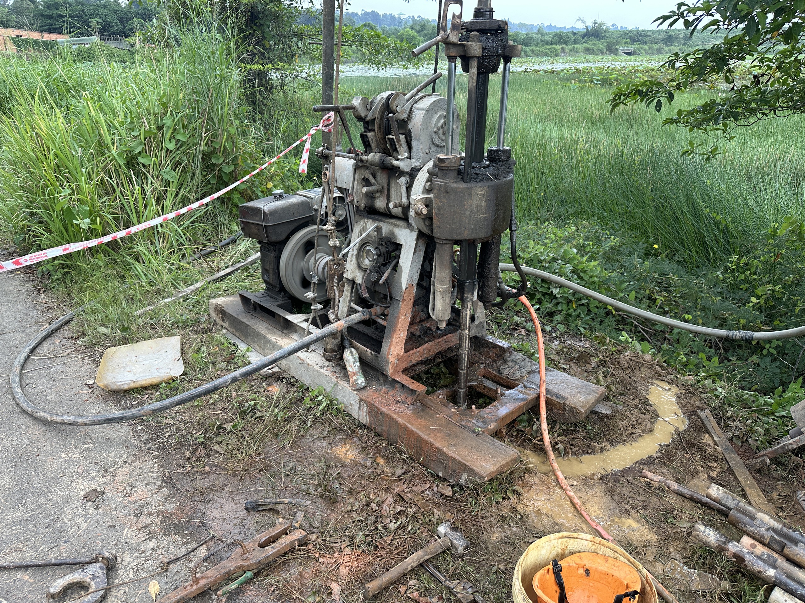 Thi c&ocirc;ng những hạng mục đầu ti&ecirc;n của tuyến đường tr&ecirc;n cao rộng 8 l&agrave;n xe xuy&ecirc;n rừng M&atilde; Đ&agrave;- Ảnh 5.