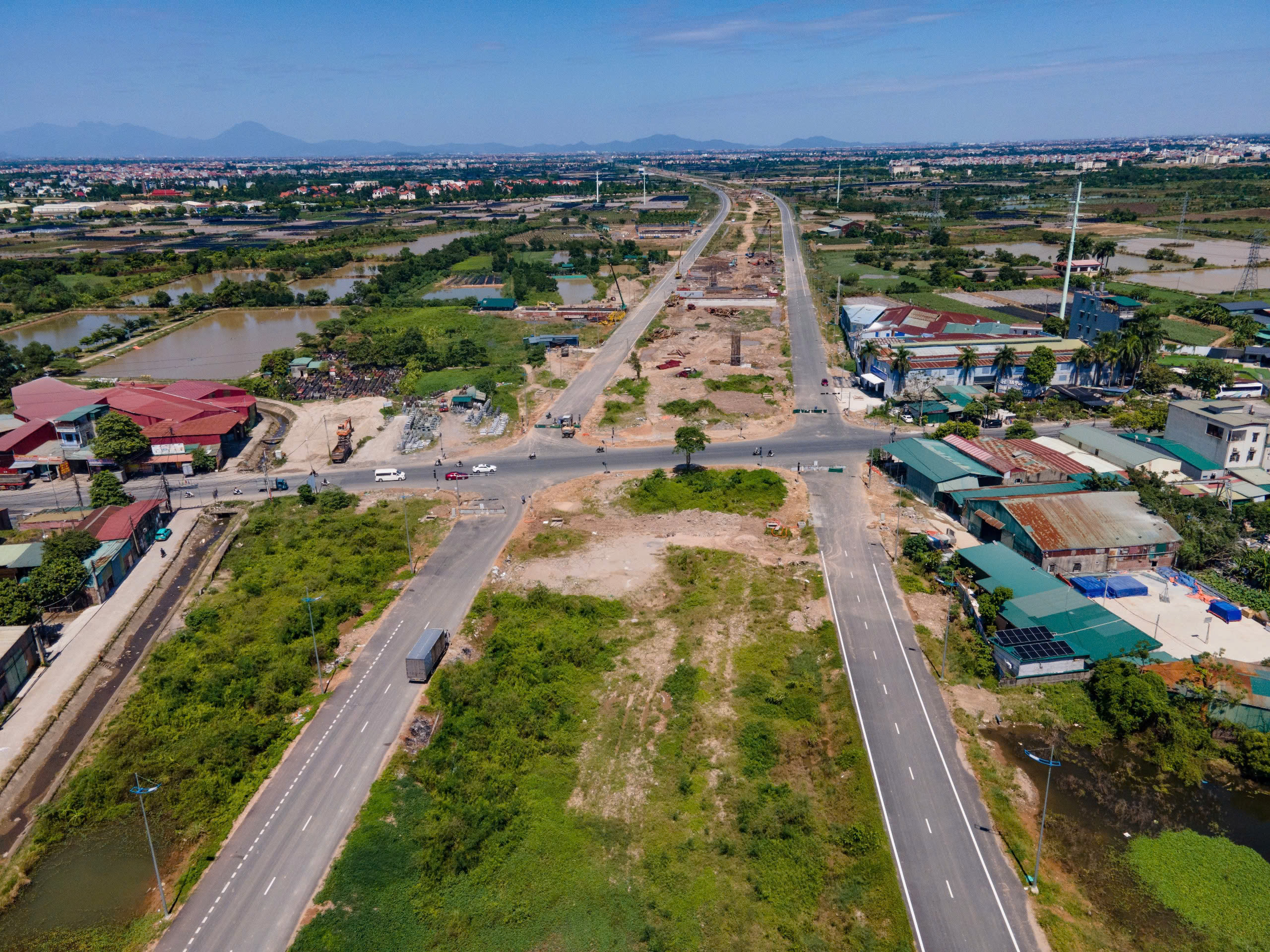 V&agrave;nh đai 4 qua H&agrave; Nội trước giờ G: 15km đường song h&agrave;nh sẵn s&agrave;ng th&ocirc;ng xe- Ảnh 1.