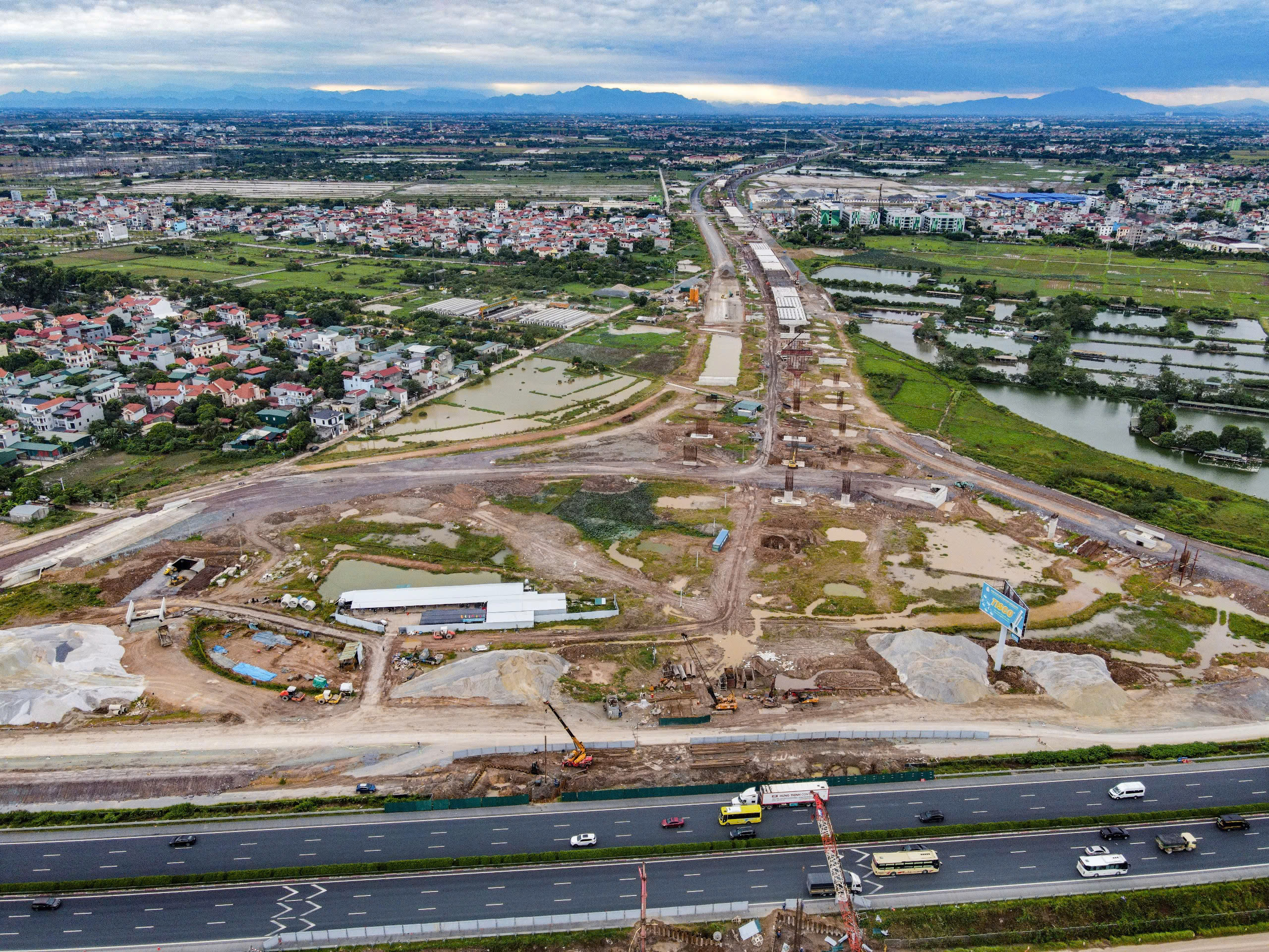 V&agrave;nh đai 4 qua H&agrave; Nội trước giờ G: 15km đường song h&agrave;nh sẵn s&agrave;ng th&ocirc;ng xe- Ảnh 11.