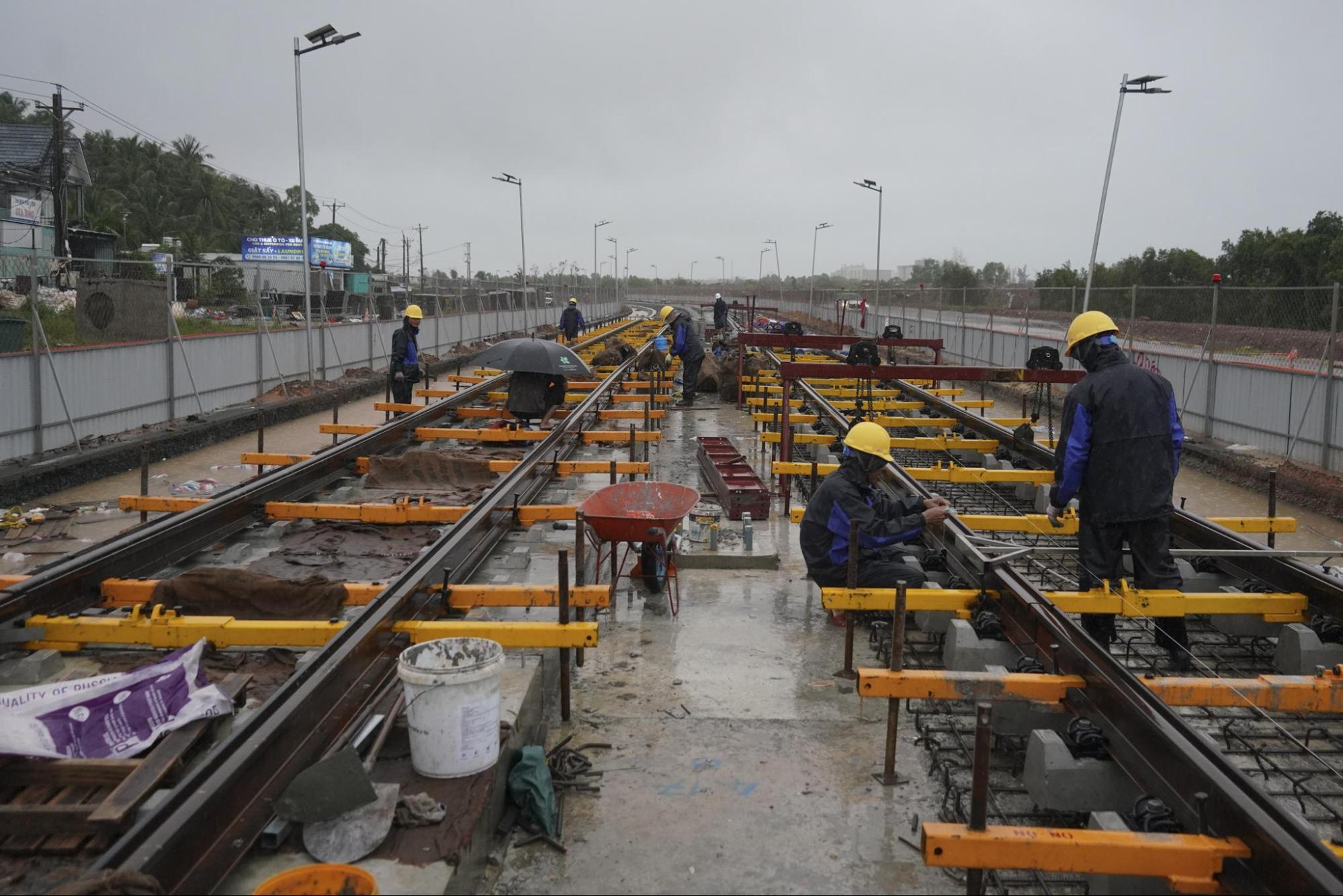 Tăng tốc trục giao th&ocirc;ng 10 l&agrave;n xe kết hợp đường sắt nhẹ LRT đ&oacute;n APEC 2027 tại Ph&uacute; Quốc - Ảnh 4.