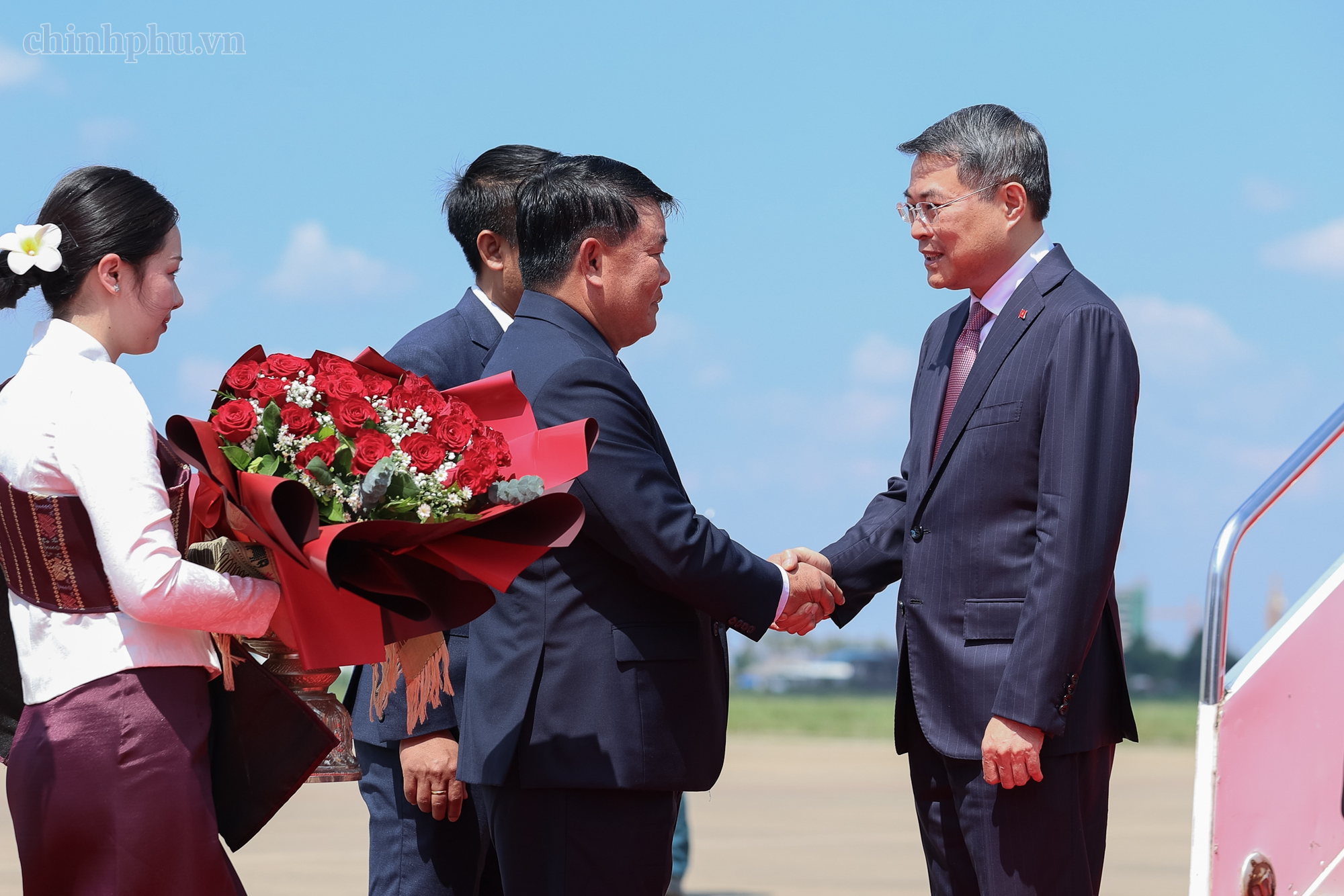 Thủ tướng L&ecirc; Minh Hưng tới Thủ đ&ocirc; Vientiane, bắt đầu chuyến thăm ch&iacute;nh thức L&agrave;o- Ảnh 3.