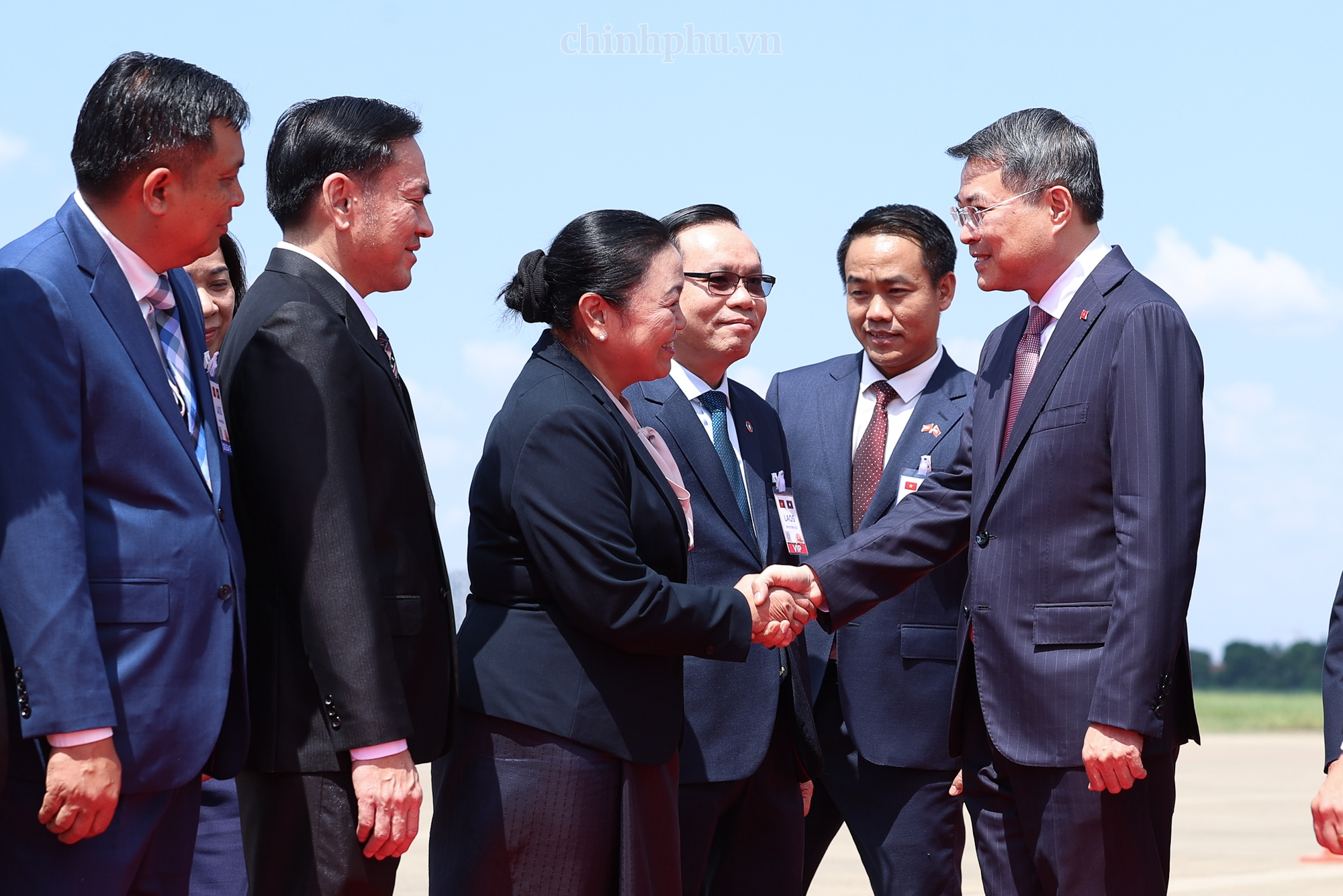 Thủ tướng L&ecirc; Minh Hưng tới Thủ đ&ocirc; Vientiane, bắt đầu chuyến thăm ch&iacute;nh thức L&agrave;o- Ảnh 4.