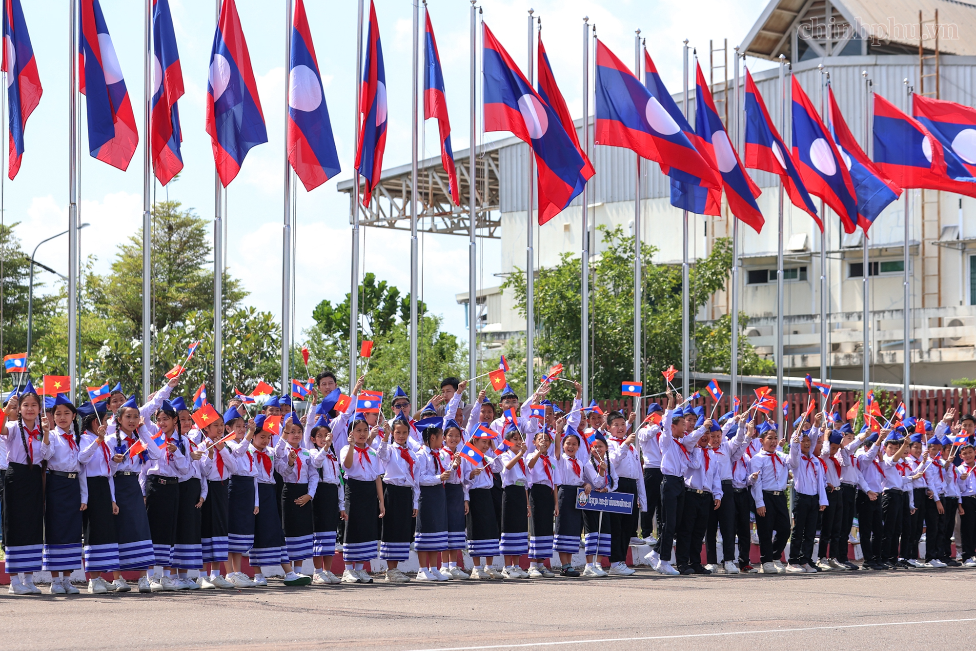 Thủ tướng L&ecirc; Minh Hưng tới Thủ đ&ocirc; Vientiane, bắt đầu chuyến thăm ch&iacute;nh thức L&agrave;o- Ảnh 5.