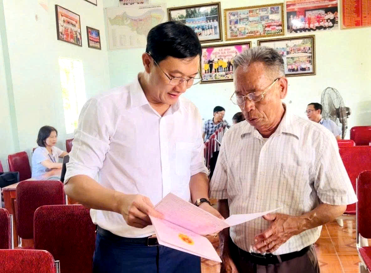 Nghệ An: Gỡ "điểm nghẽn" từ cơ sở, tạo chuyển biến thực chất trong chuyển đổi số- Ảnh 3.