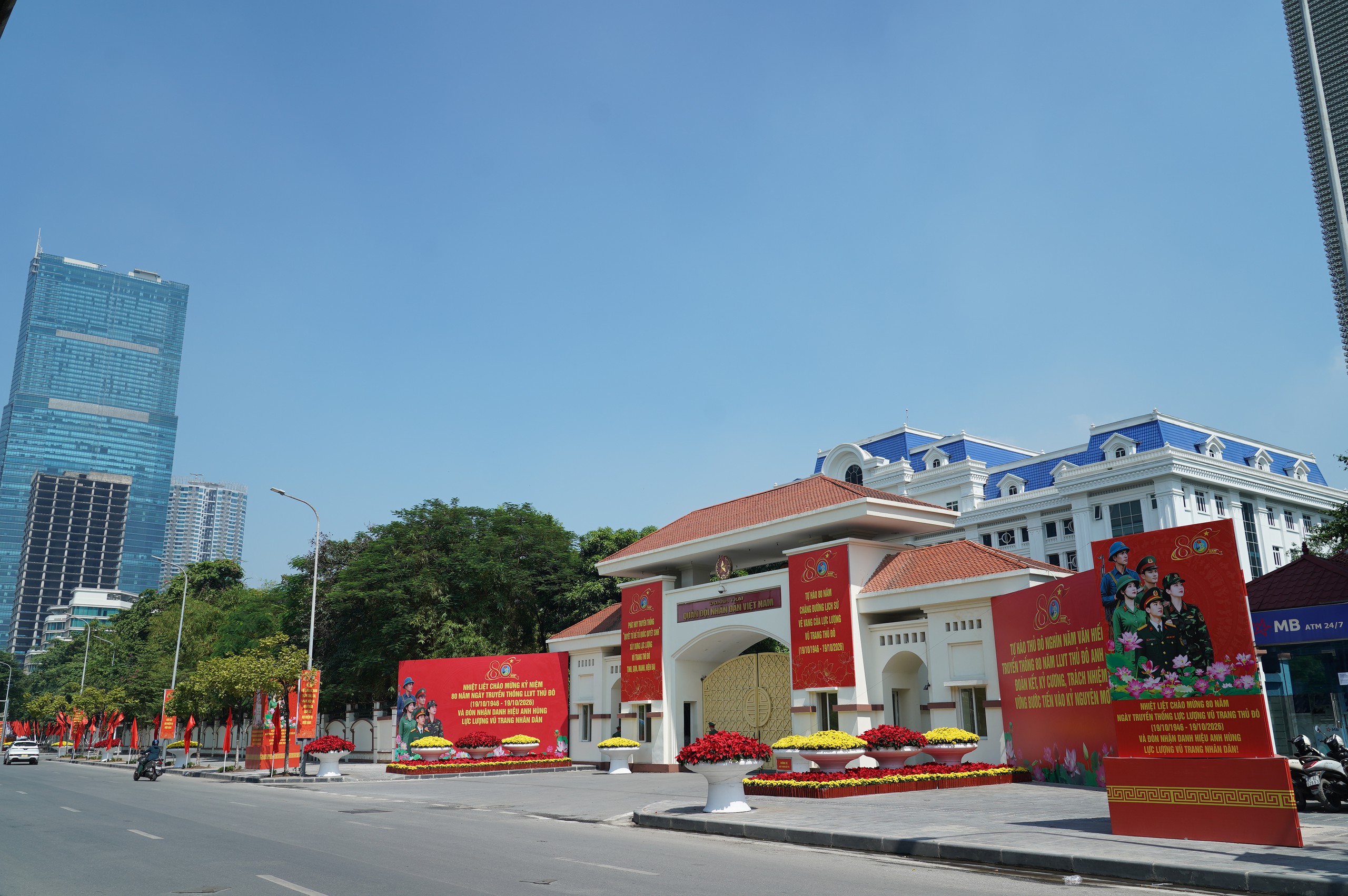 Những g&oacute;c H&agrave; Nội đổi kh&aacute;c trước ng&agrave;y 10/10- Ảnh 17.