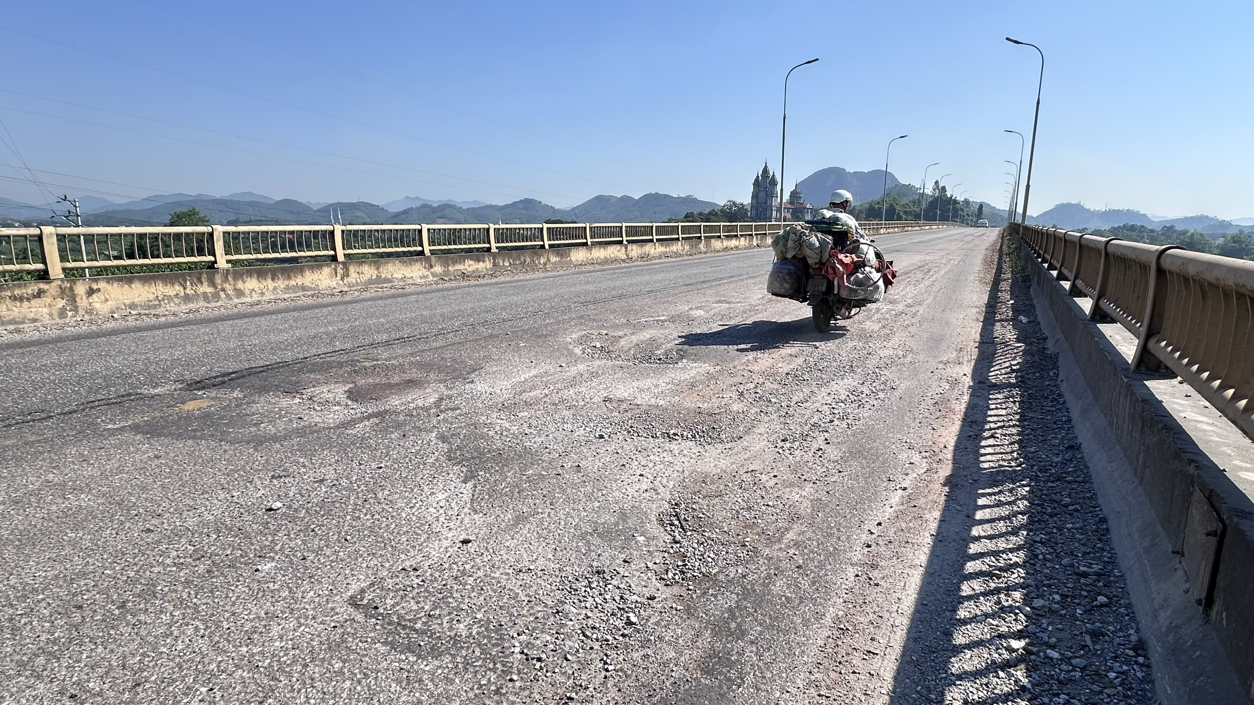 Tuyến đường tỉnh lộ 186, nối QL.2 &ndash; QL.37 nhiều vết nứt vỡ, nguy cơ mất an to&agrave;n giao th&ocirc;ng- Ảnh 5.