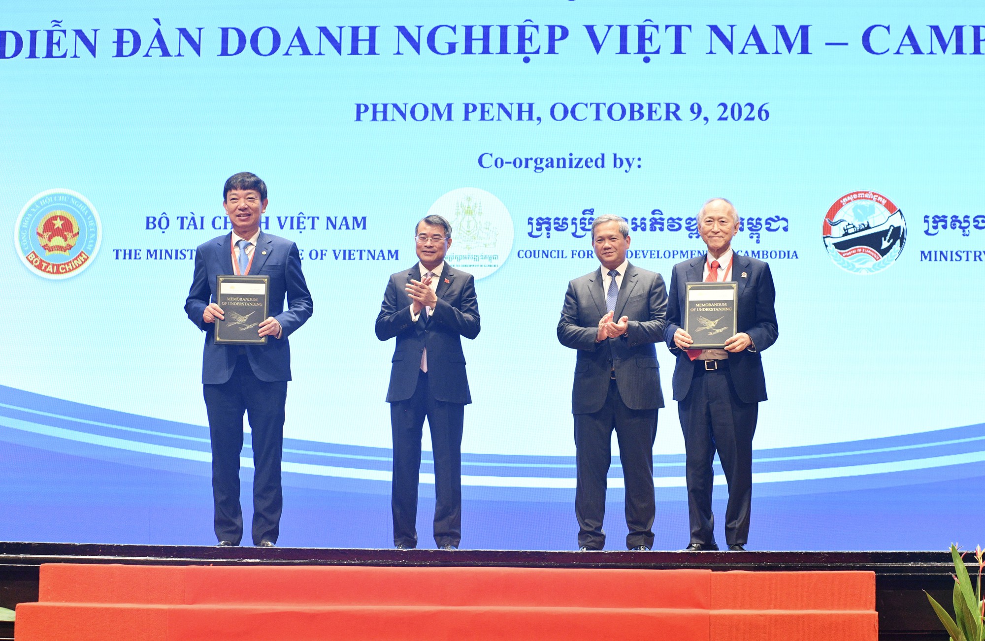 Vietnam Airlines bắt tay đối t&aacute;c L&agrave;o, Campuchia th&uacute;c đẩy du lịch Đ&ocirc;ng Dương   - Ảnh 2.