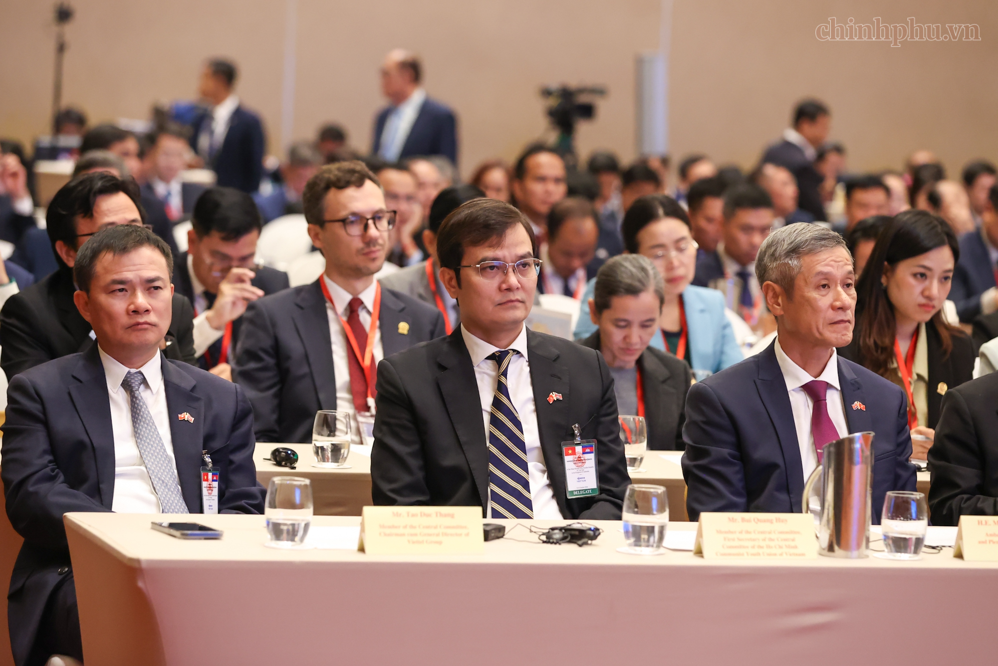 Hai Thủ tướng Việt Nam - Campuchia: Đưa hợp t&aacute;c kinh tế l&ecirc;n tầm cao mới- Ảnh 9.