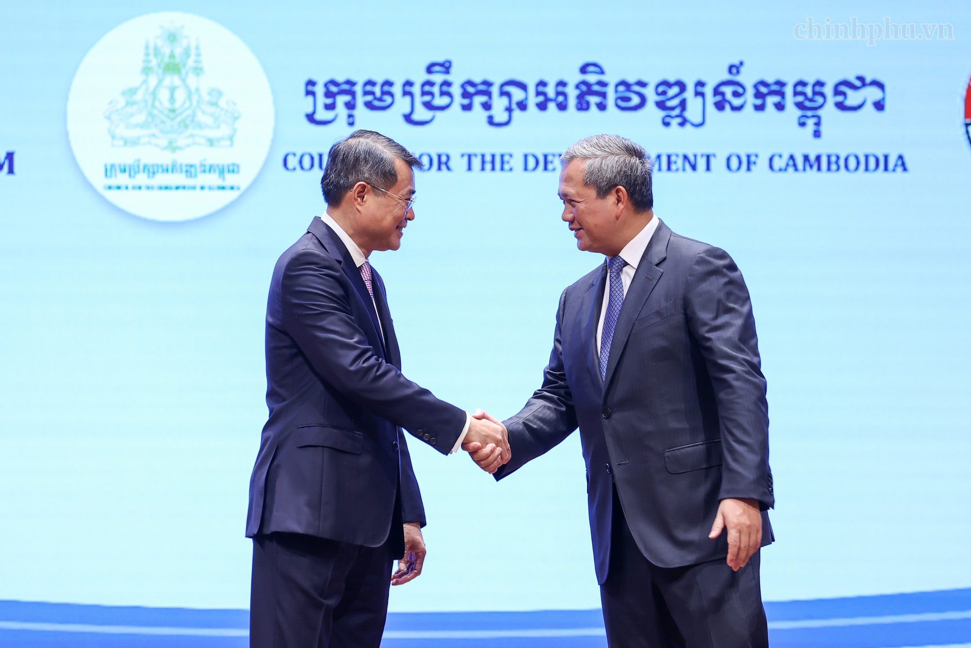 Hai Thủ tướng Việt Nam - Campuchia: Đưa hợp t&aacute;c kinh tế l&ecirc;n tầm cao mới- Ảnh 1.