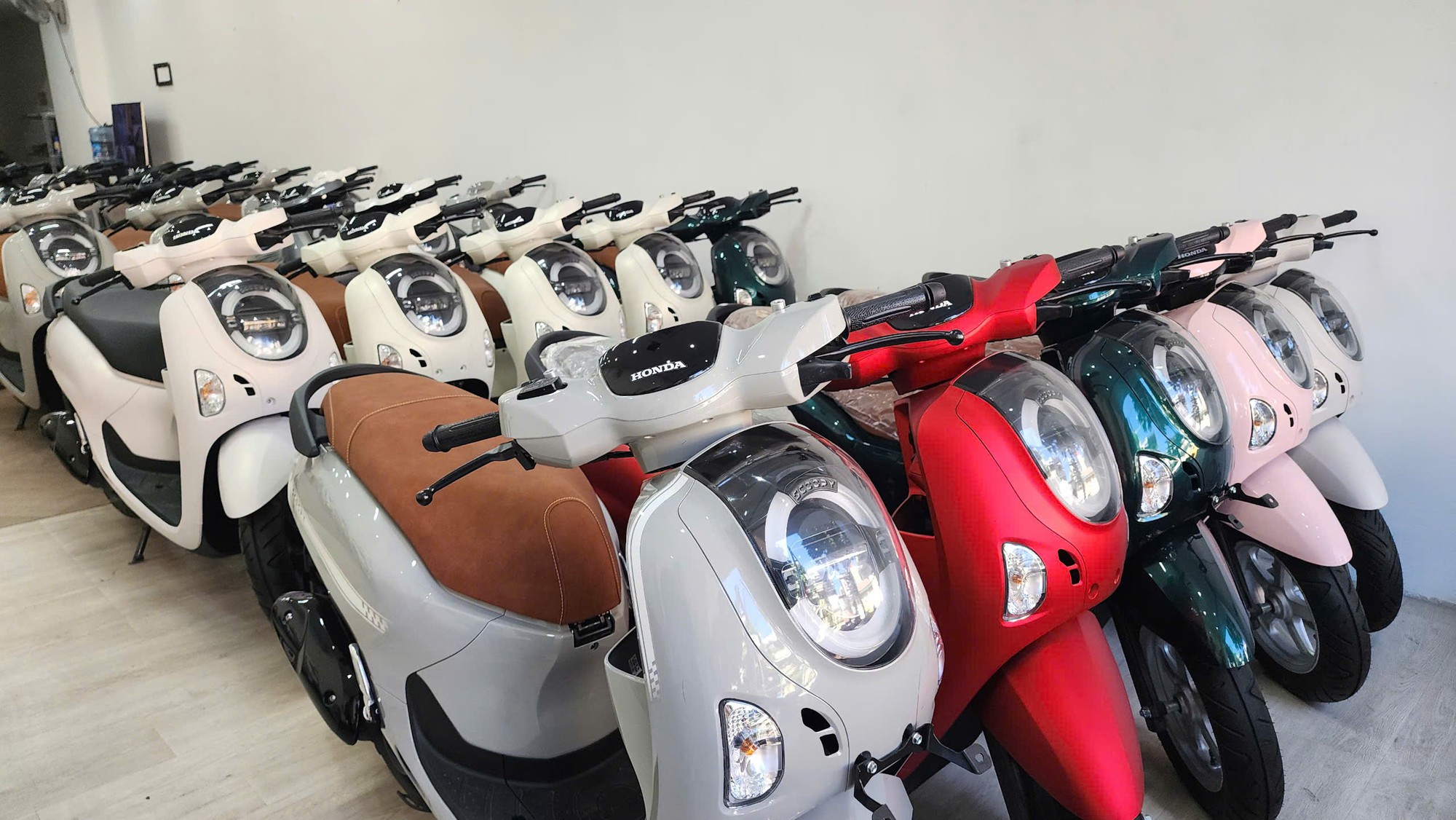 Cẩn trọng khi mua xe máy nhập khẩu không chính hãng- Ảnh 1.
