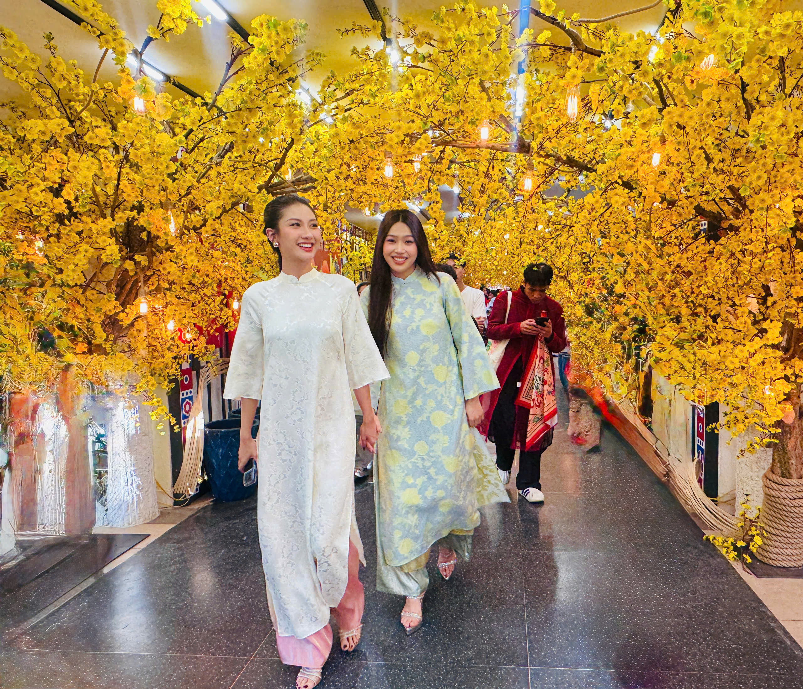 Khai mạc Lễ hội Tết Việt Bính Ngọ 2026 ở TP.HCM: "Đẹp xưa trong rạng rỡ hôm nay"- Ảnh 5. Khai mạc Lễ hội Tết Việt Bính Ngọ 2026 ở TP.HCM: "Đẹp xưa trong rạng rỡ hôm nay"- Ảnh 5.