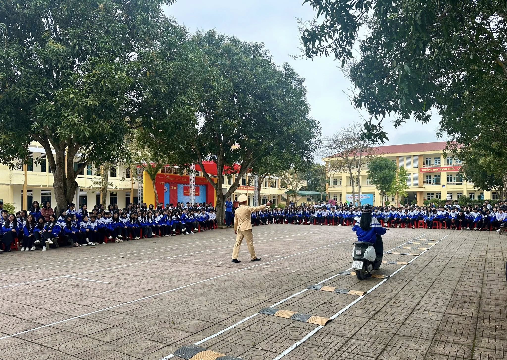 H&agrave; Tĩnh: Đồng loạt ra qu&acirc;n giữ b&igrave;nh y&ecirc;n những cung đường m&ugrave;a xu&acirc;n- Ảnh 4.